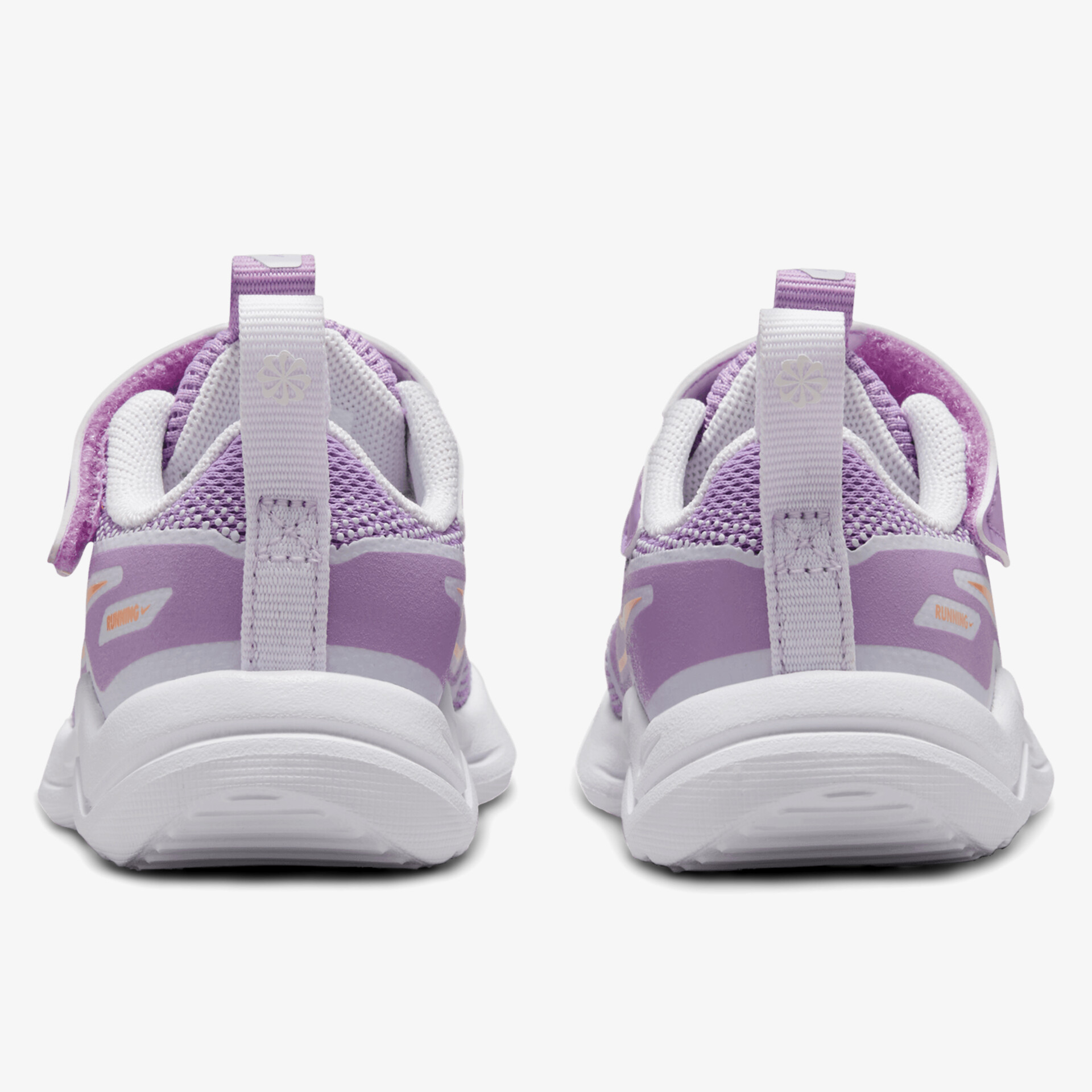 Rückansicht leichter Sneaker mit weicher Polsterung und rutschfester, flexibler Sohle