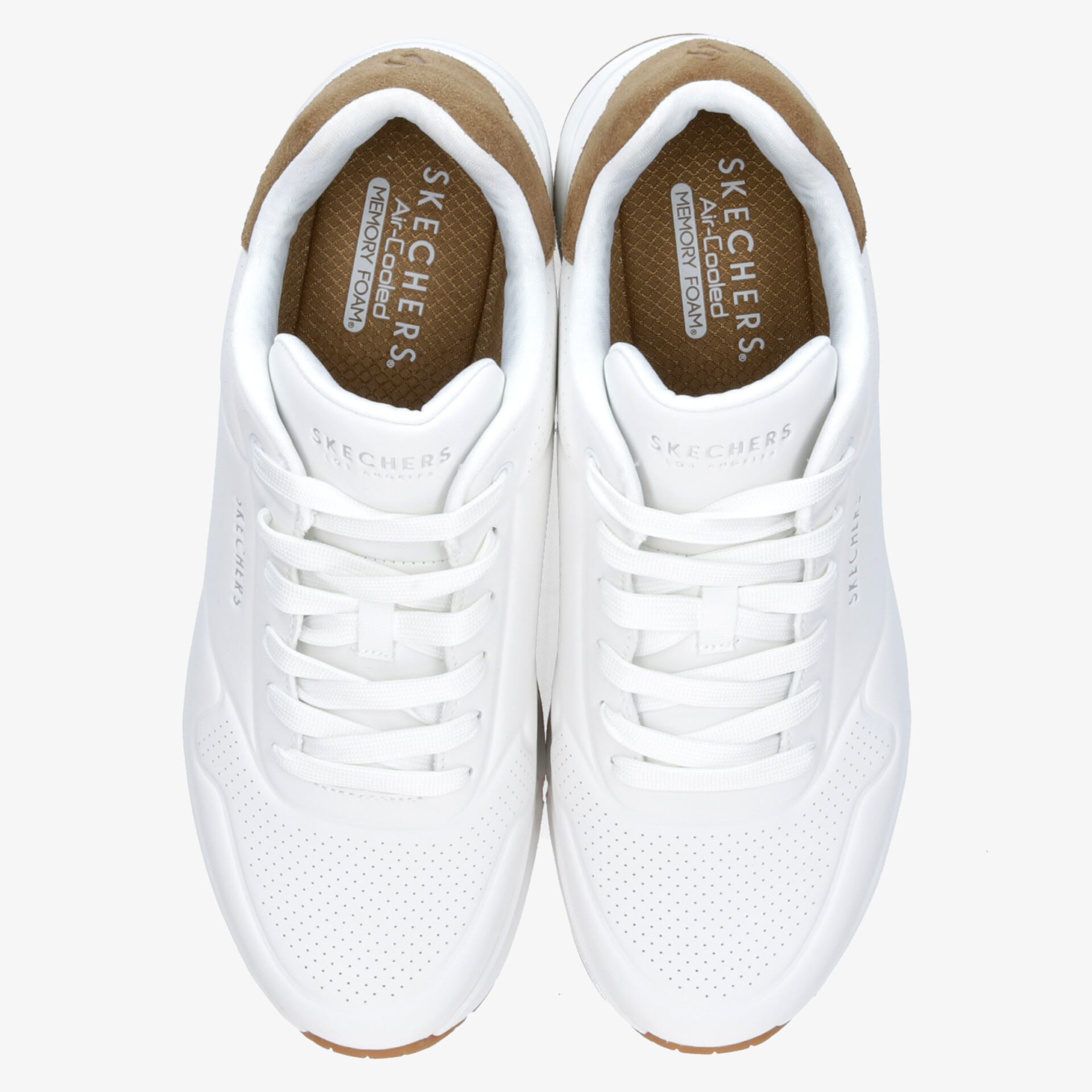 weißes Sneaker-Paar mit gepolsterter Innensohle und sportlichem Design in Draufsicht