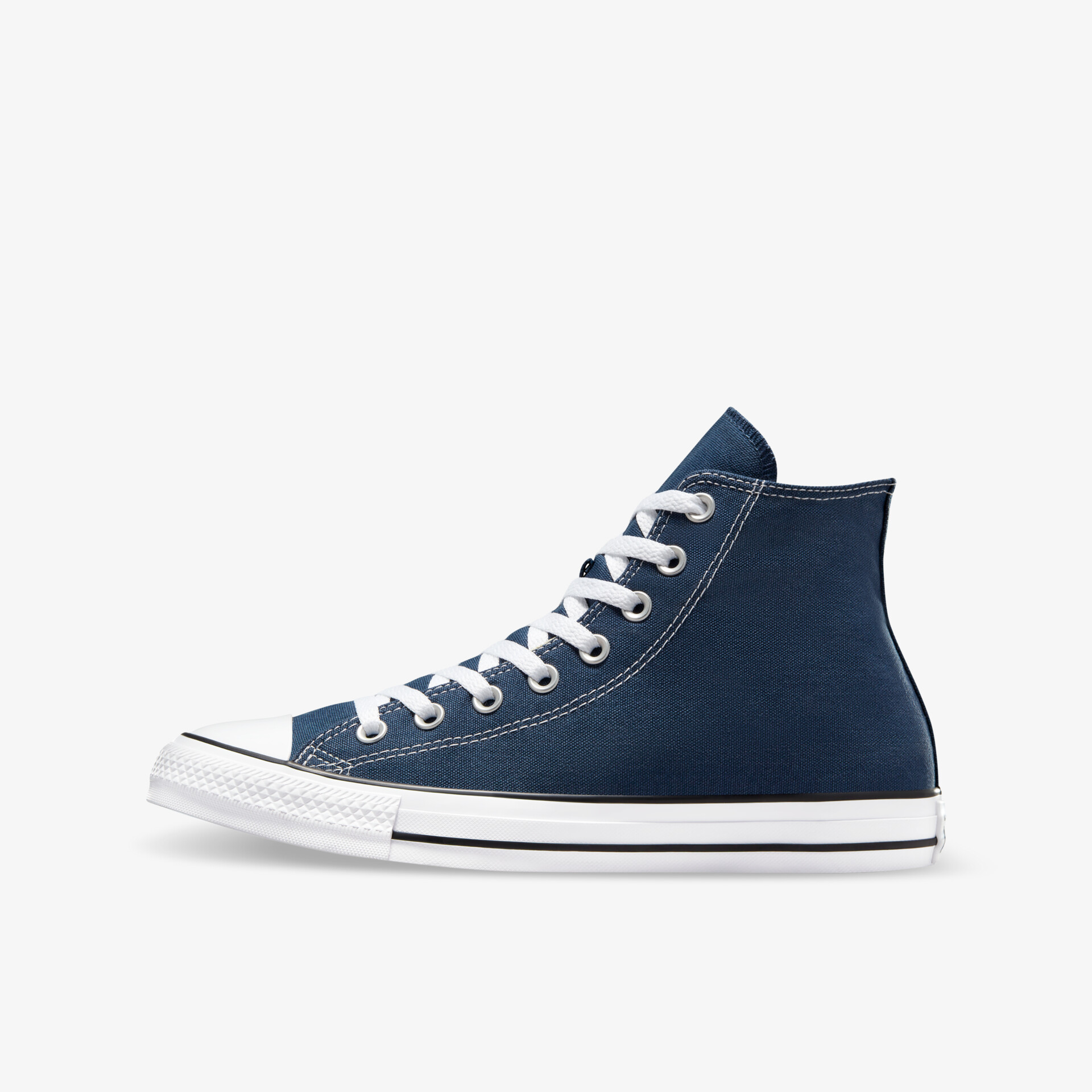 Seitliche Ansicht eines navy blauen hohen Sneakers mit weißen Schnürsenkeln und robuster weißer Gummisohle