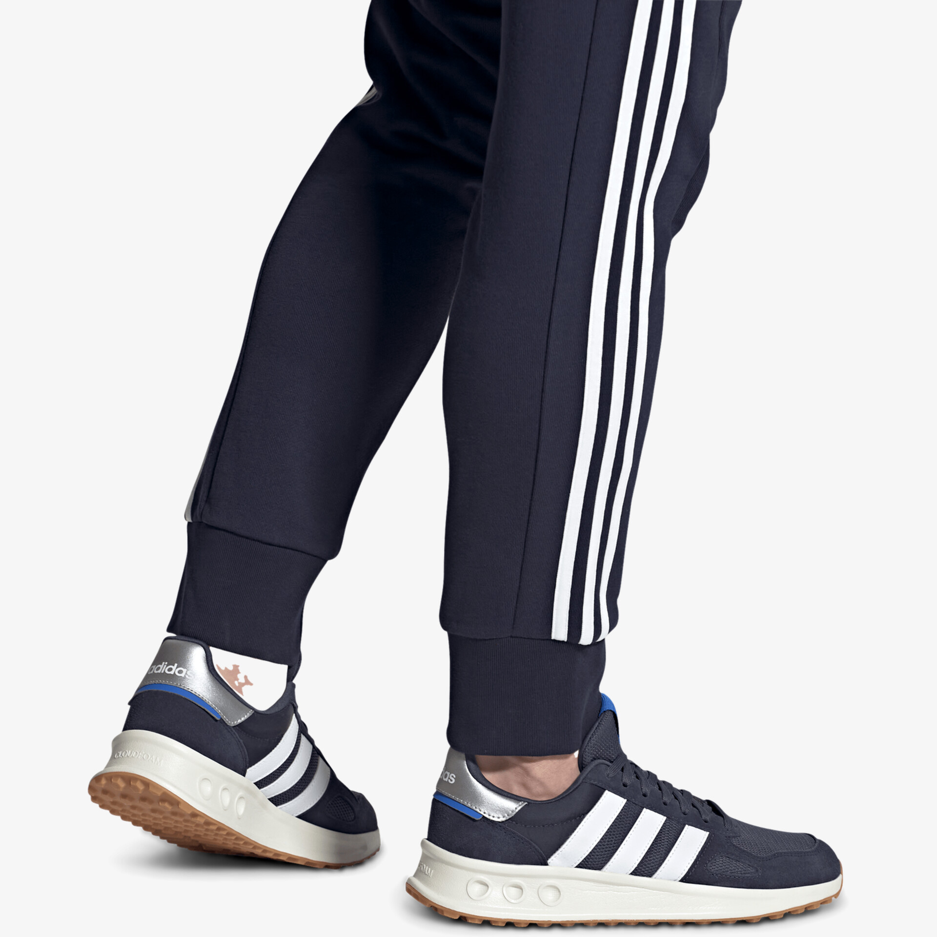 Bequeme sportliche Schuhe mit rutschfester Sohle und atmungsaktivem Material, optimal für Alltag und Sport