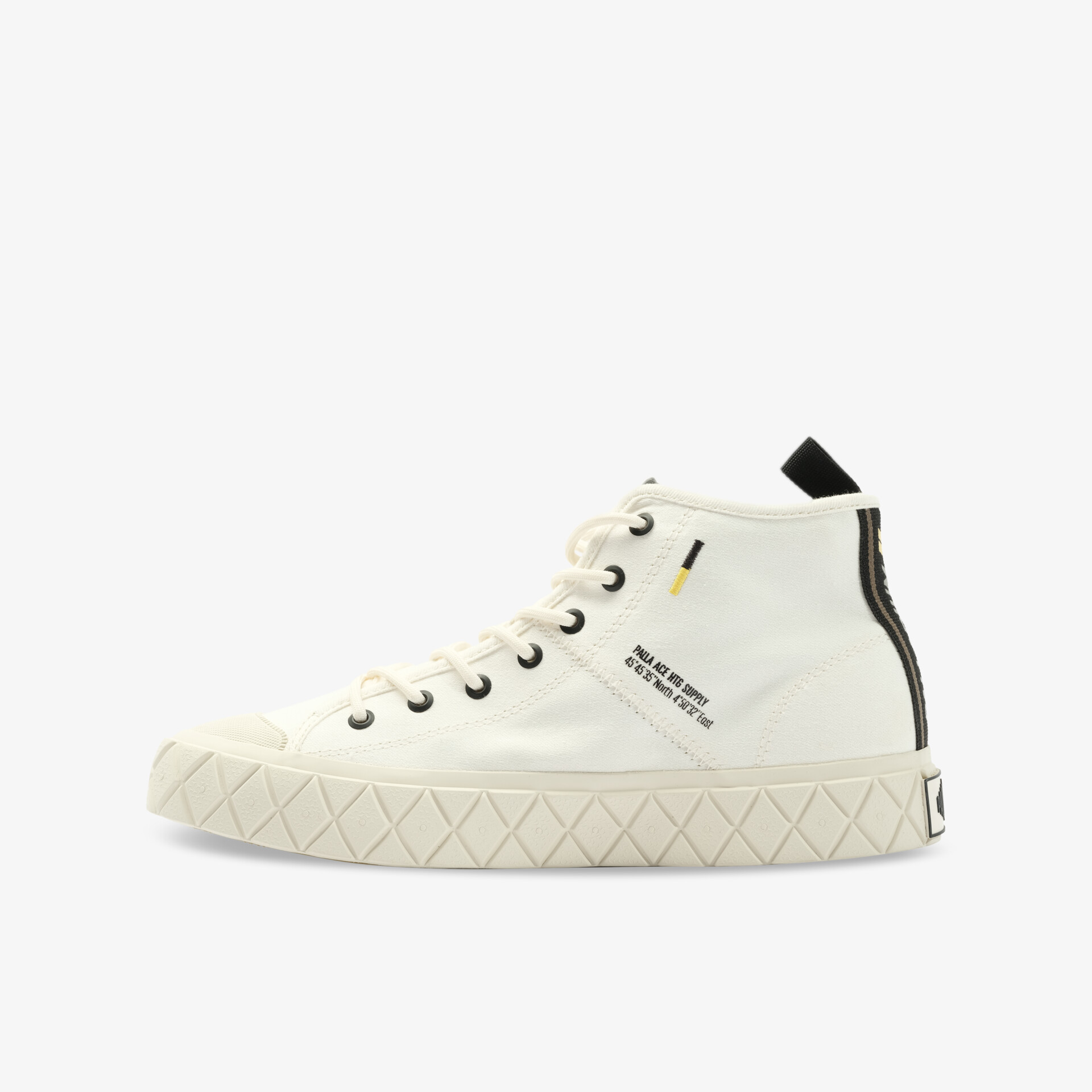 Stylischer High-Top Sneaker in Weiß mit schlichter Schnürung und komfortabler Passform für den Alltagslook.