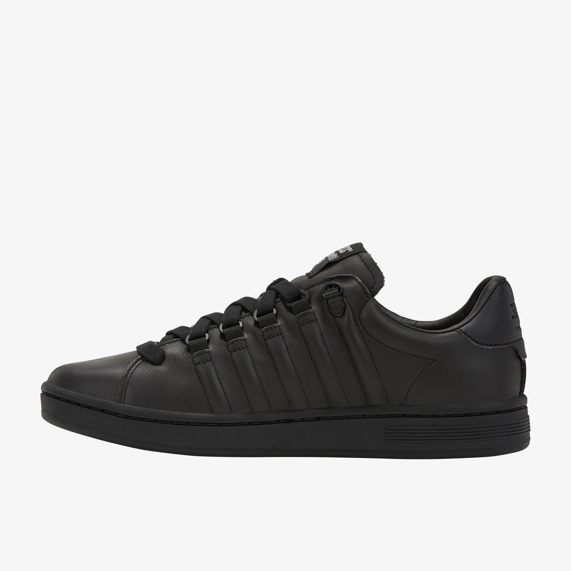 Eleganter schwarzer Sneaker in Lederoptik mit perfekter Passform und zeitlosem Design