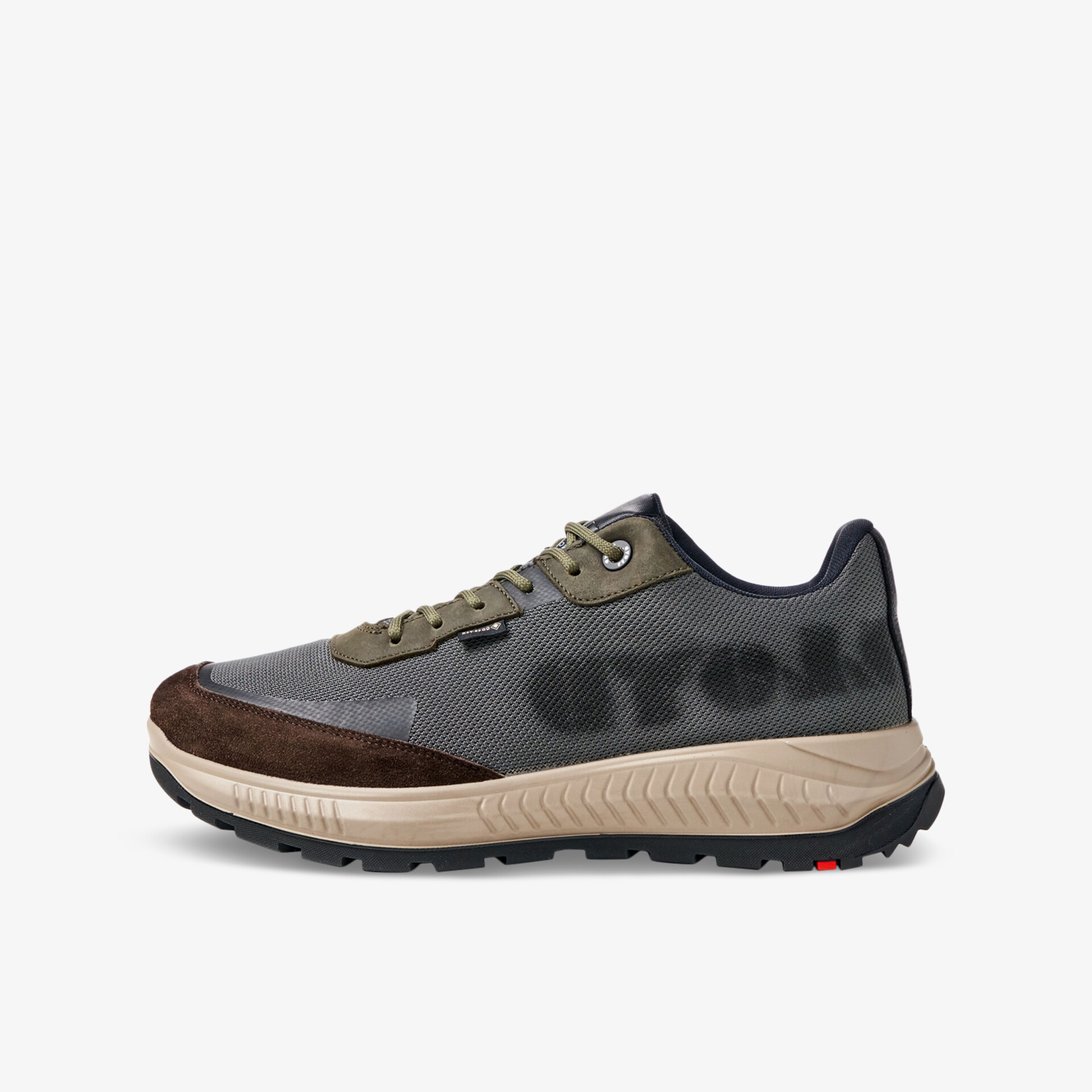 Bequemer, stylischer Sneaker mit rutschfester Sohle und atmungsaktivem Material für optimalen Tragekomfort.