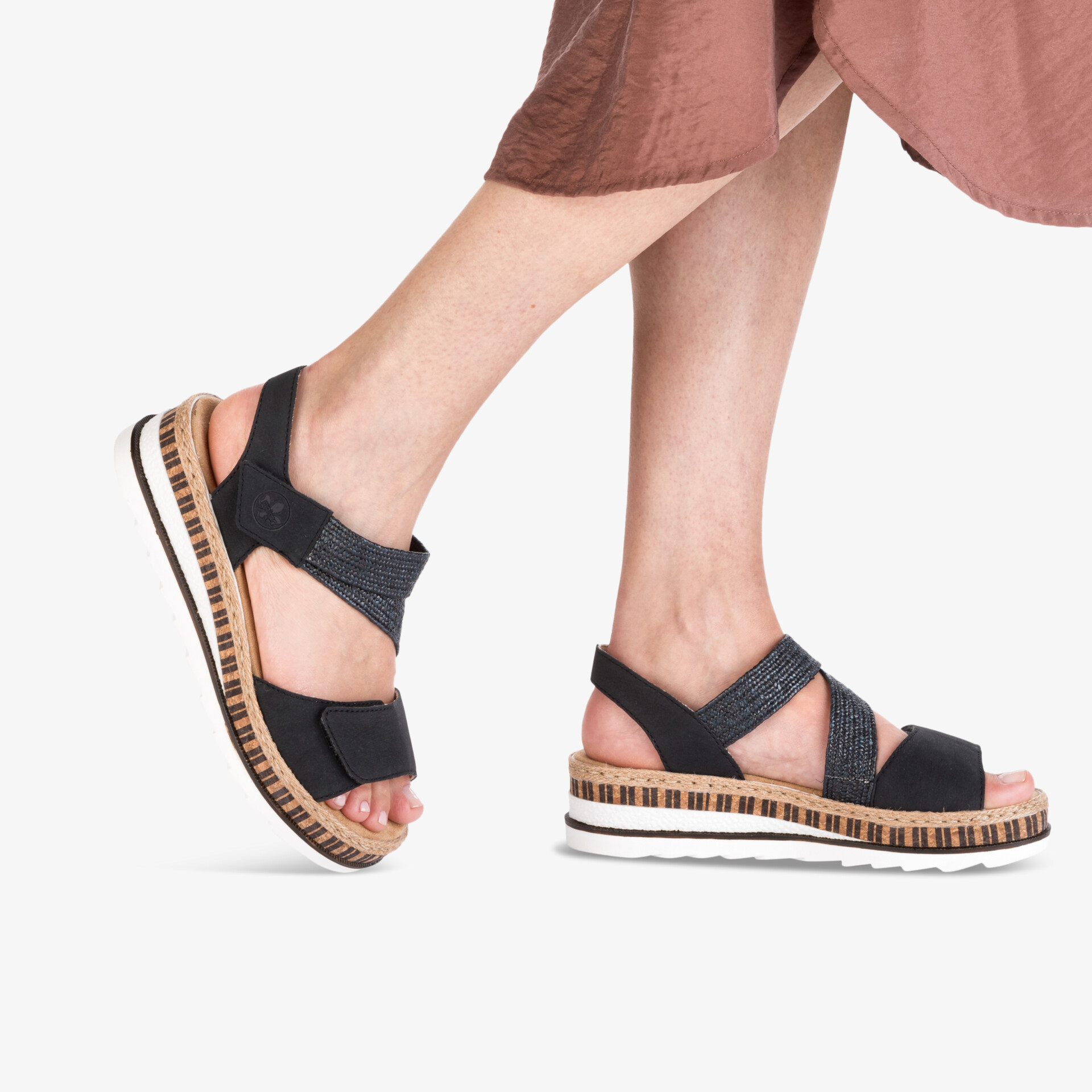 Bequeme und leichte Sandalen mit verstellbaren Riemen und rutschfester Sohle ideal für den Sommer