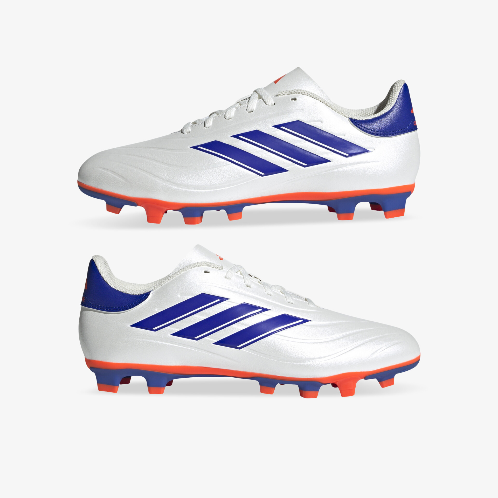 Leichter weißer Sportschuh mit blauen Streifen und roter Profilsohle für optimalen Halt und Komfort