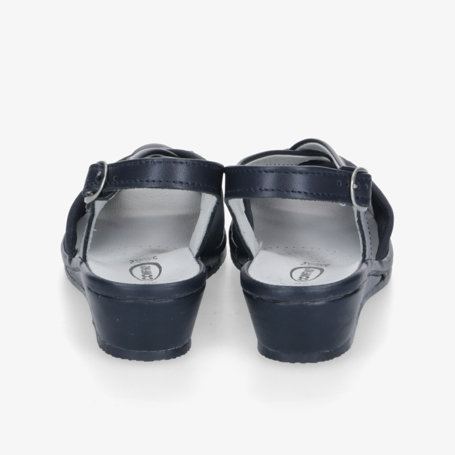 Schwarze Sandalen mit verstellbarem Riemen und mittlerem Absatz, bequem und stabil für den Alltag