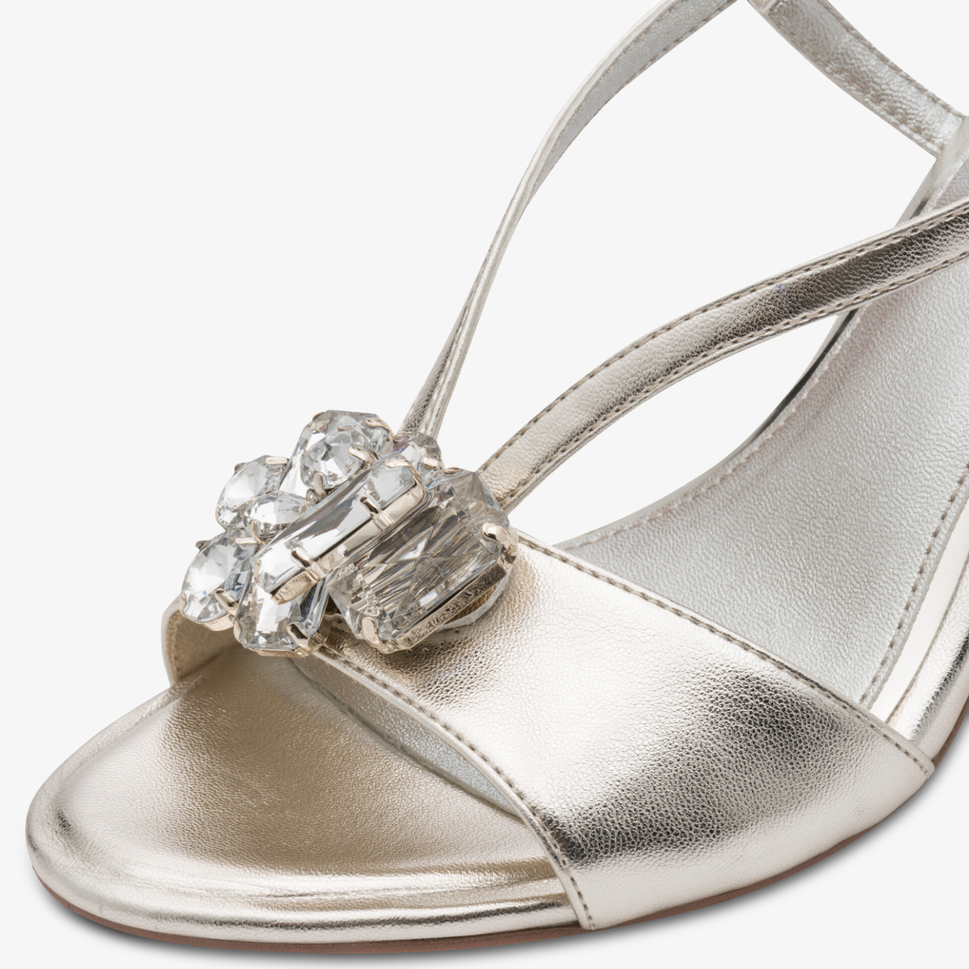 Elegante silberne Sandale mit Strassdetails, perfekt für besondere Anlässe.