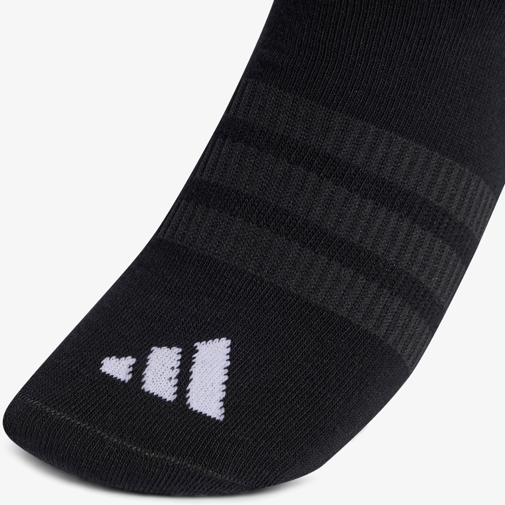 Schwarze atmungsaktive Sportsocke mit elastischen Bündchen für optimalen Komfort und Halt