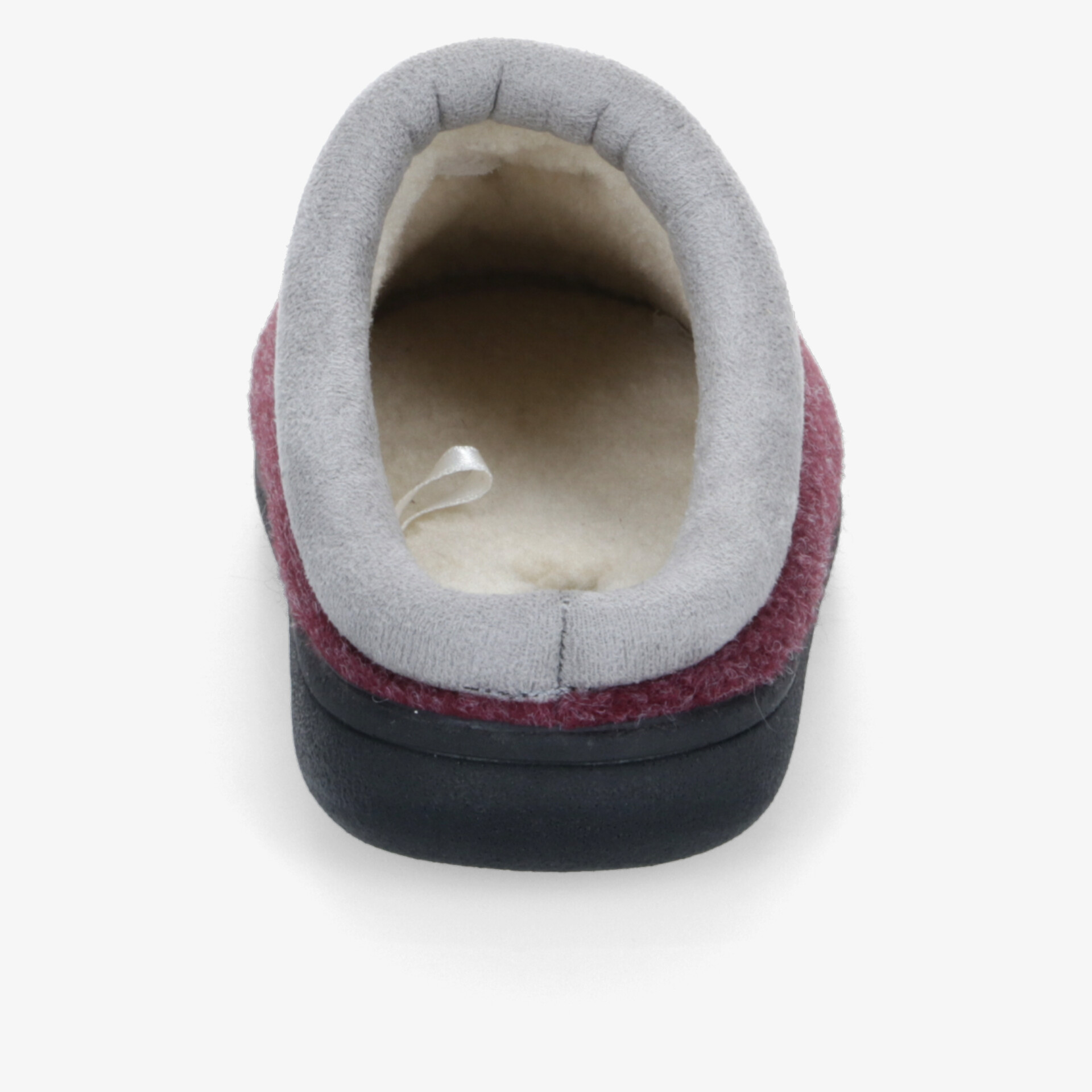 Bequemer Hausschuh mit weichem Innenfutter und rutschfester Sohle für angenehmen Tragekomfort