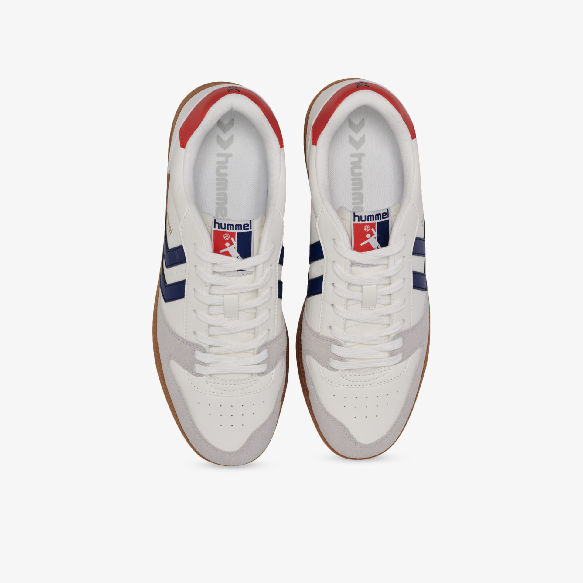 Weiße Sneaker mit blauen Streifen in bequemer Passform, atmungsaktiv und modern gestaltet, ideal für sportlichen Look