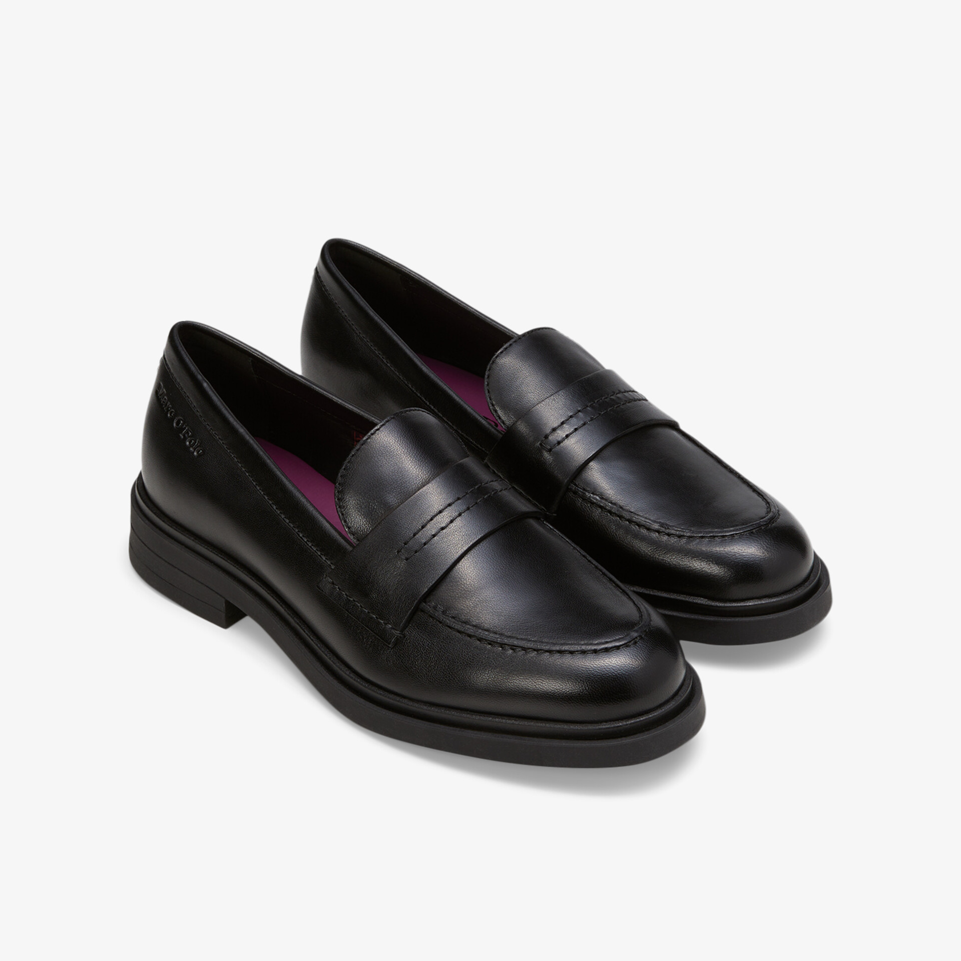Elegante schwarze Loafers aus hochwertigem Leder mit rutschfester Sohle, ideal für anspruchsvolle Anlässe.