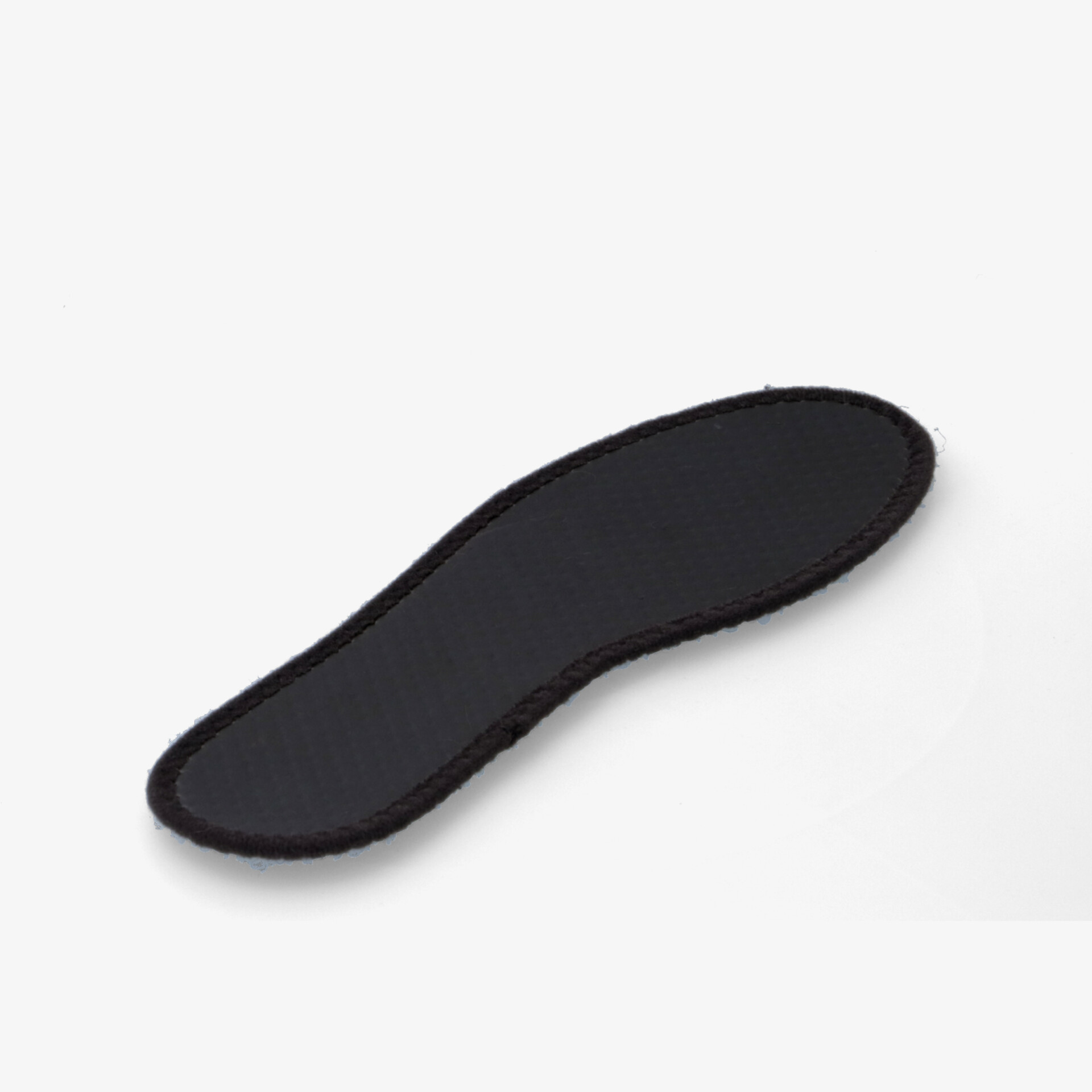 Bequeme schwarze Einlegesohle für optimalen Tragekomfort und verbesserte Fußunterstützung
