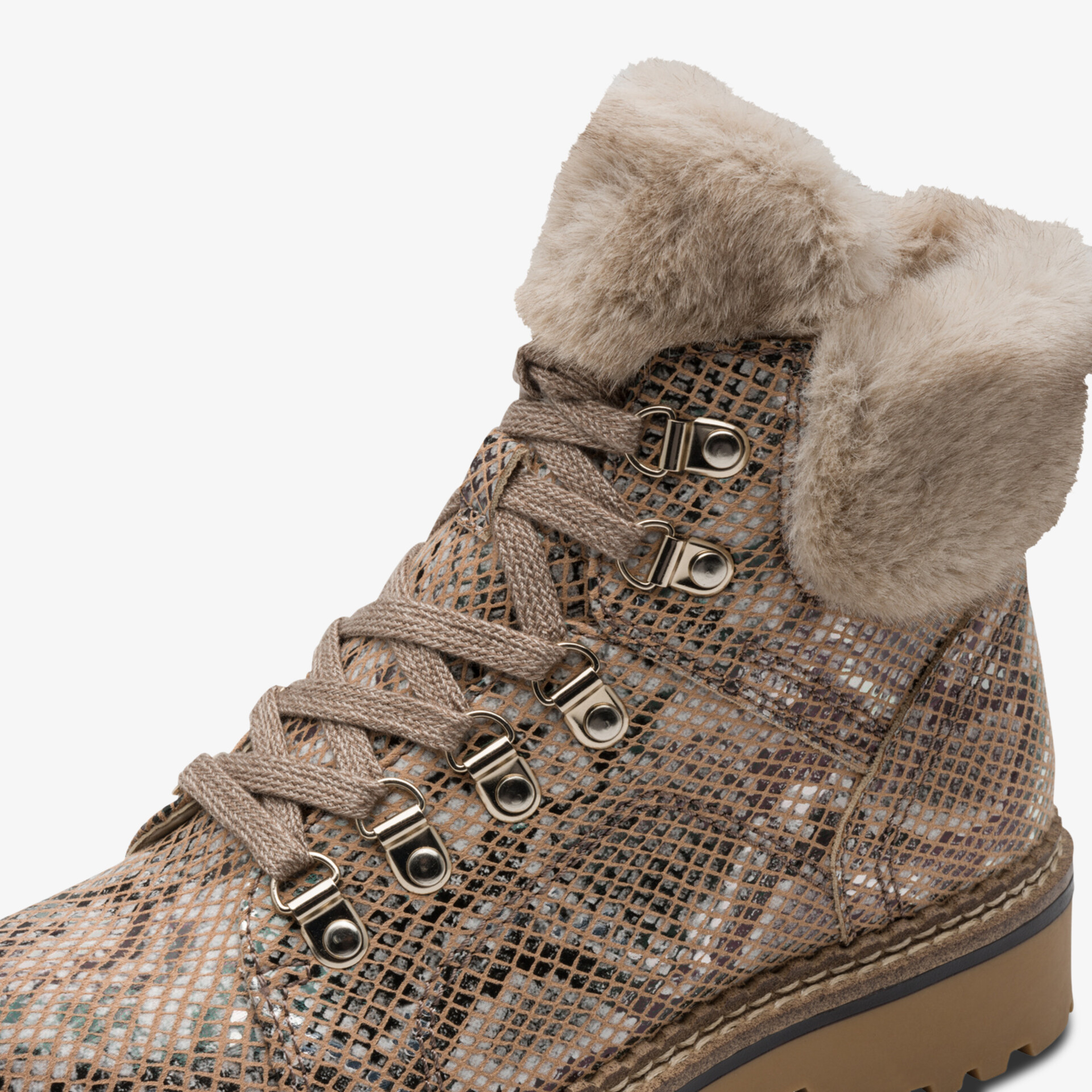 Warmer Winterstiefel mit weichem Fellkragen und robustem Profileinsatz für sicheren Halt