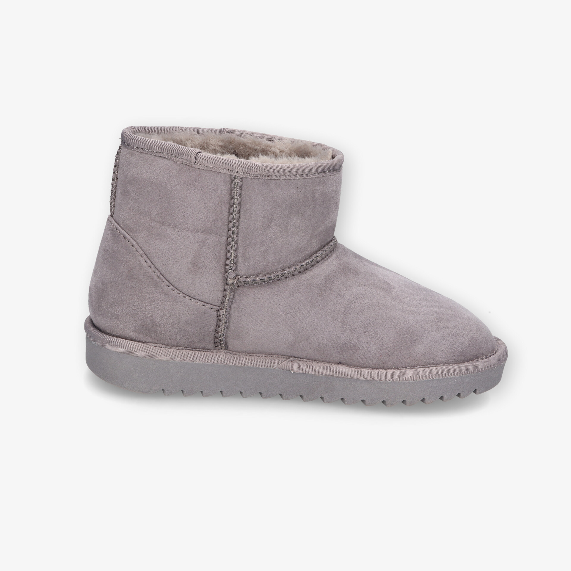Grauer Winterstiefel mit weicher Innenfütterung und rutschfester Sohle in klarer Seitenansicht