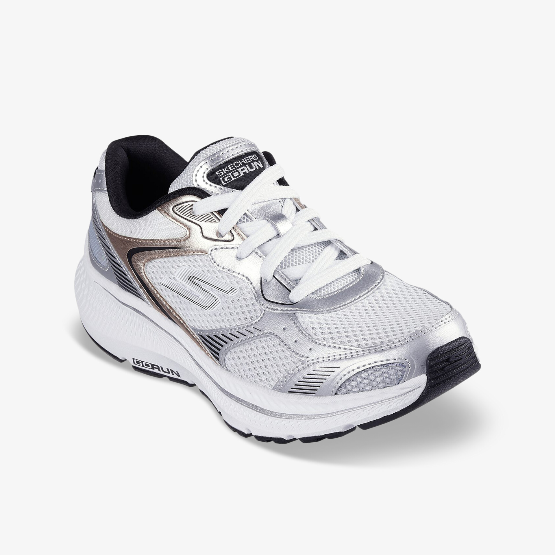 Sportlicher weißer Laufschuh mit atmungsaktivem Obermaterial und stabiler, stoßdämpfender Sohle, schräg vorne