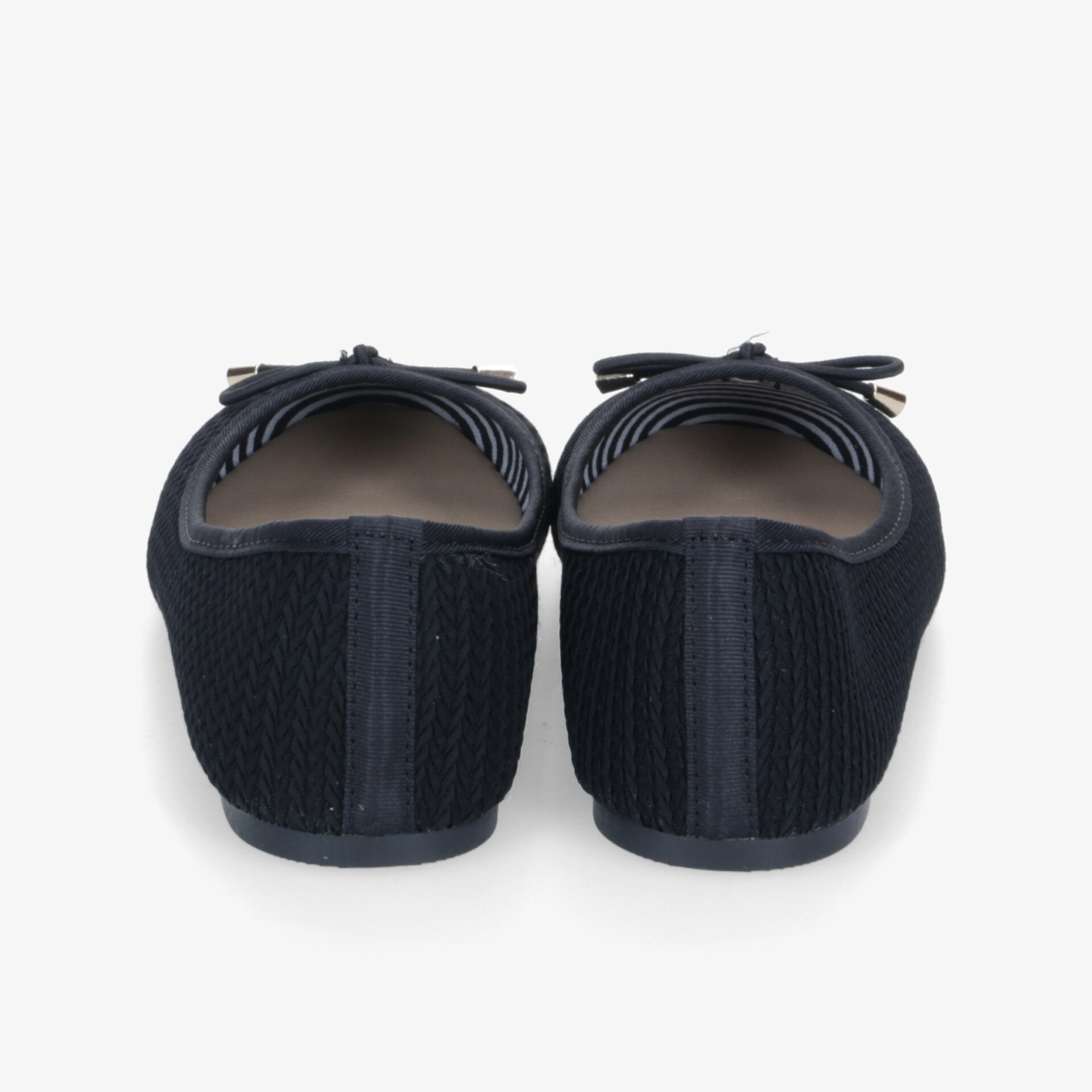 Schwarze Ballerinas mit eleganter Schleife und komfortablem, weichem Material aus Rückansicht