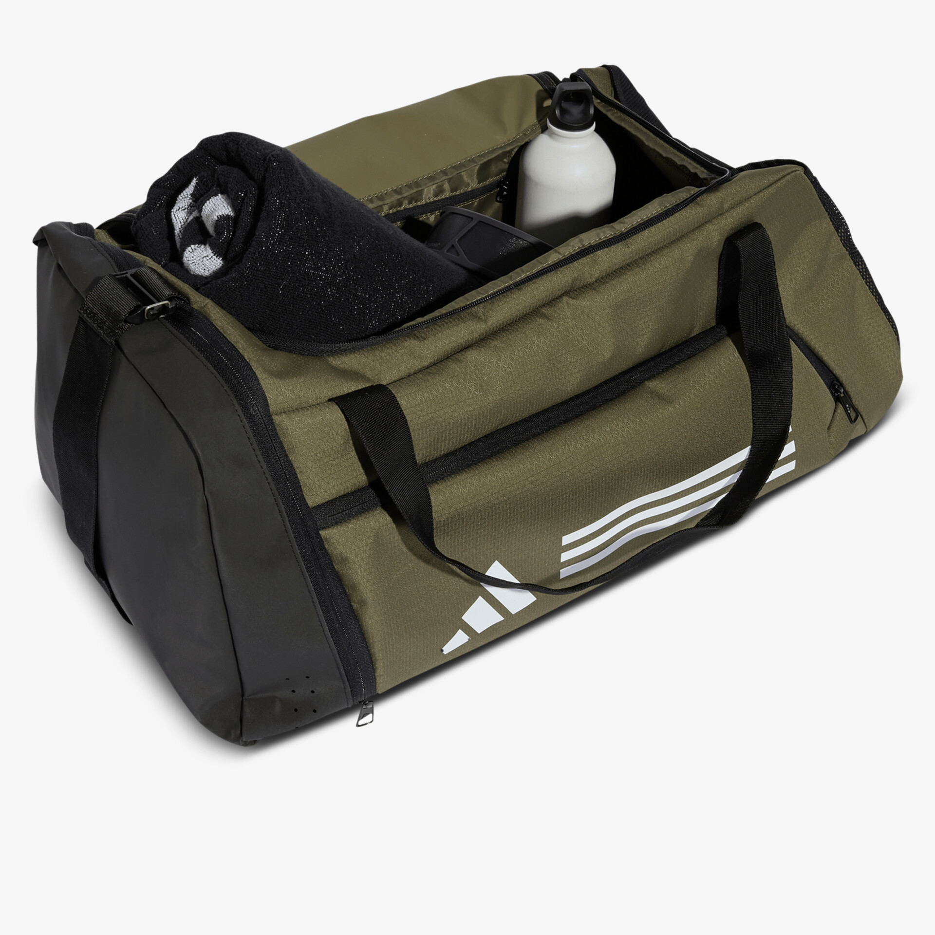 Robuste Sporttasche mit viel Stauraum und praktischem Tragegriff, ideal für Training und Freizeit