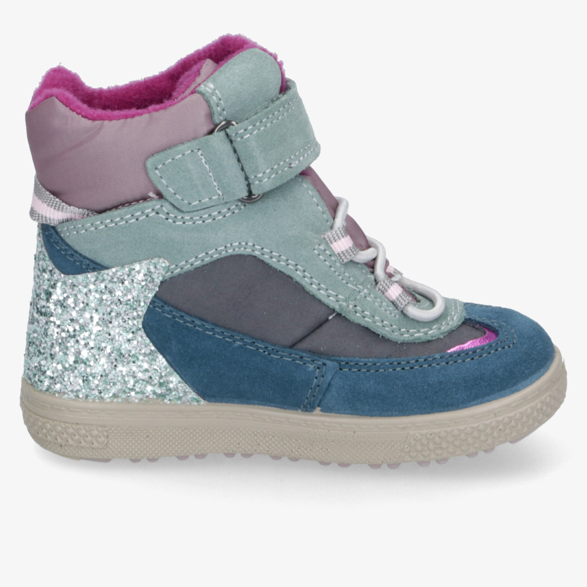 Seitliche Ansicht eines modischen Kindersneakers mit Glitzerelementen, gepolstertem Schaft und rutschfester Sohle