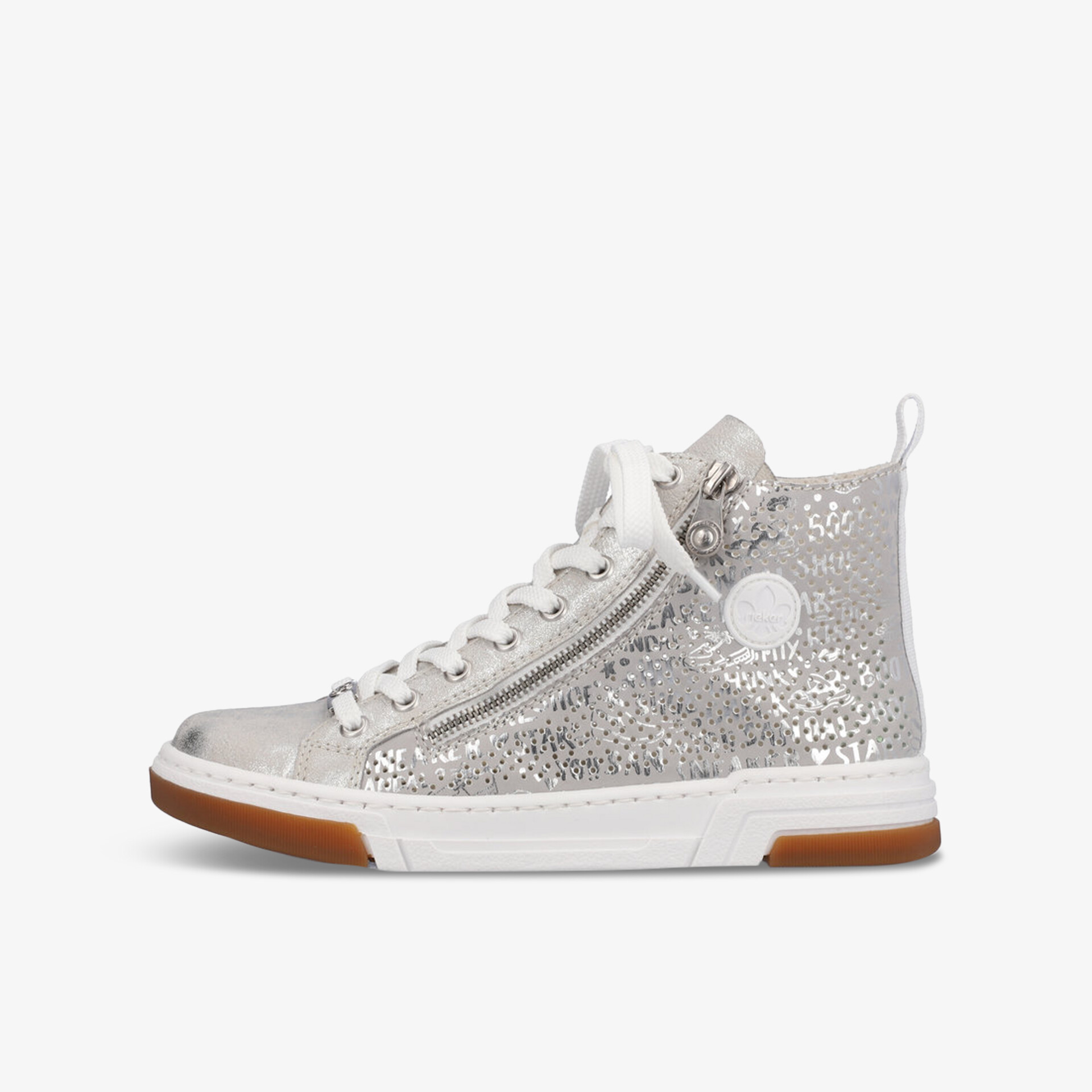 Glitzernder silberner High-Top-Sneaker mit weißen Schnürsenkeln und Gummisohle, seitliche Reißverschlüsse.