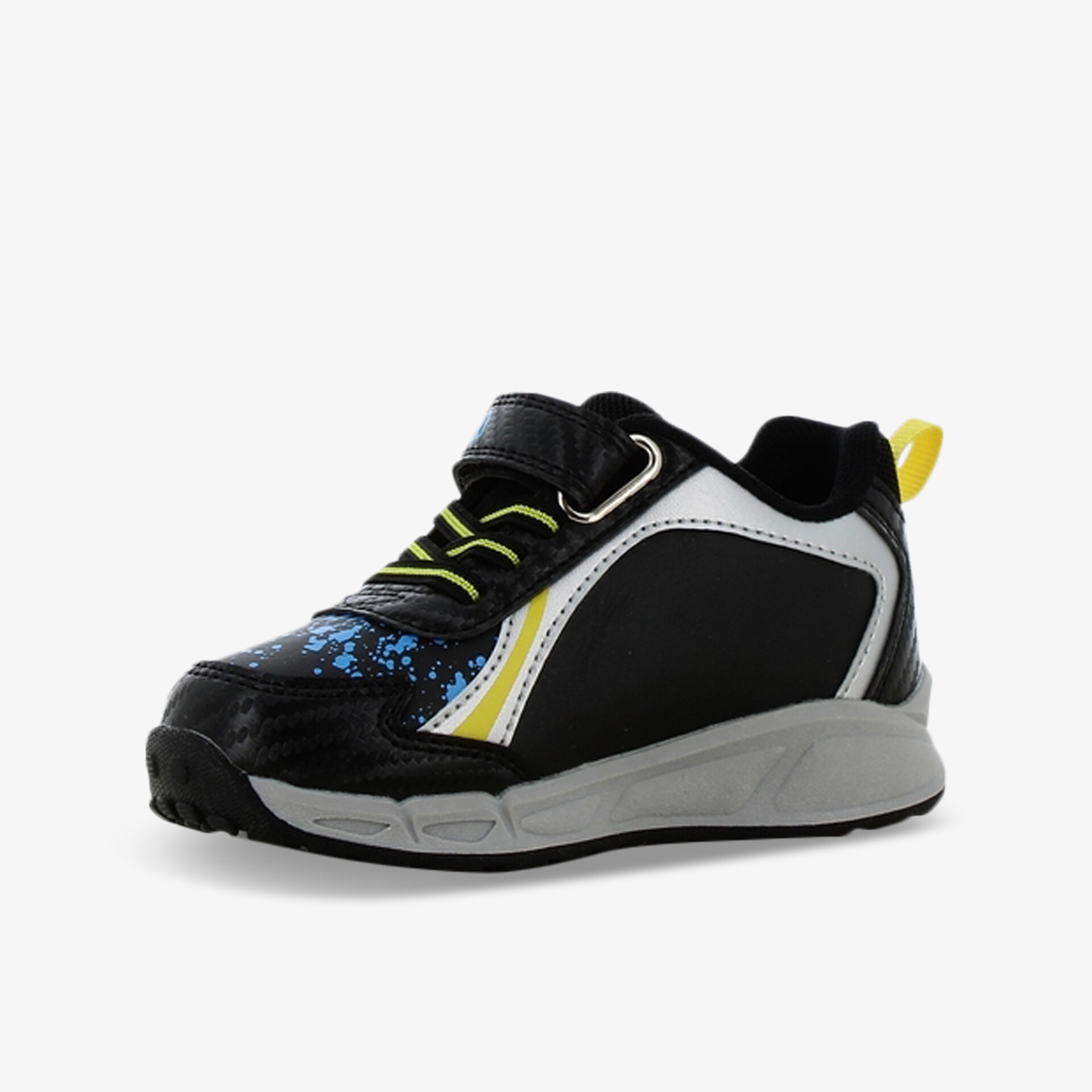Sportlicher Schuh in schräger Vorderansicht mit gepolsterter Sohle und flexiblem Material, ideal für Freizeit und Training