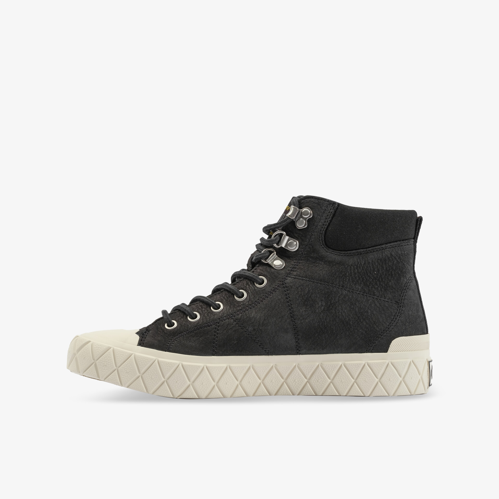 Schwarzer High-Top-Sneaker mit robuster Sohle und komfortabler Passform. Ideal für Alltag und Freizeit.