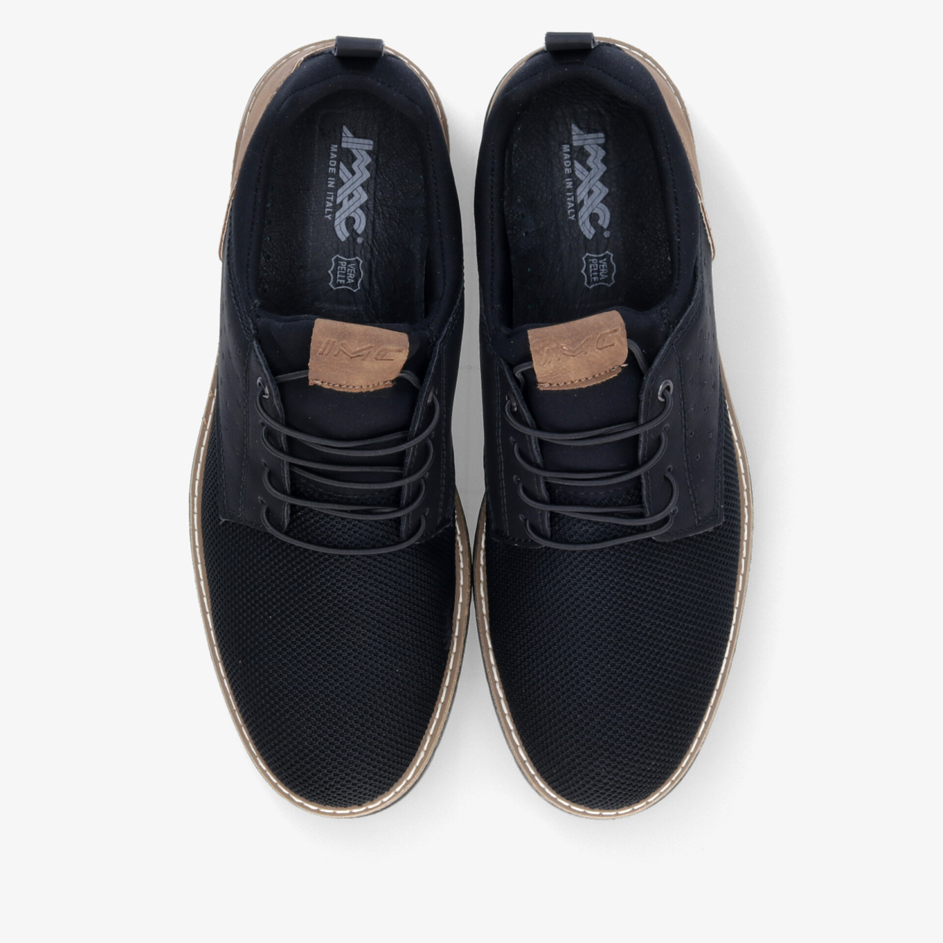 Schwarzes Paar Freizeitschuhe mit leichter Sohle und schnürung, modernes und komfortables Design