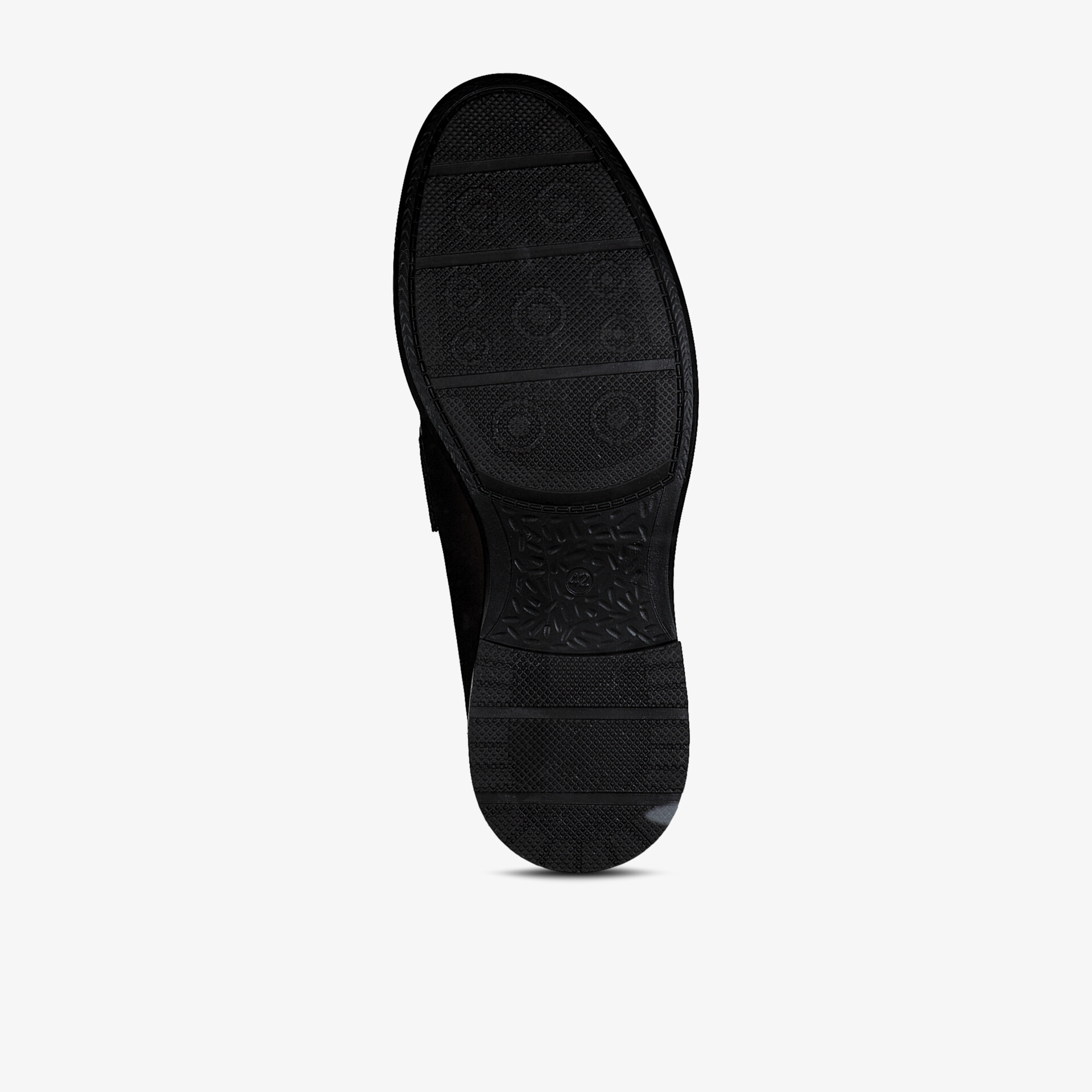 Robuste schwarze Schuhsohle mit griffigem Profil für optimalen Halt und Komfort.