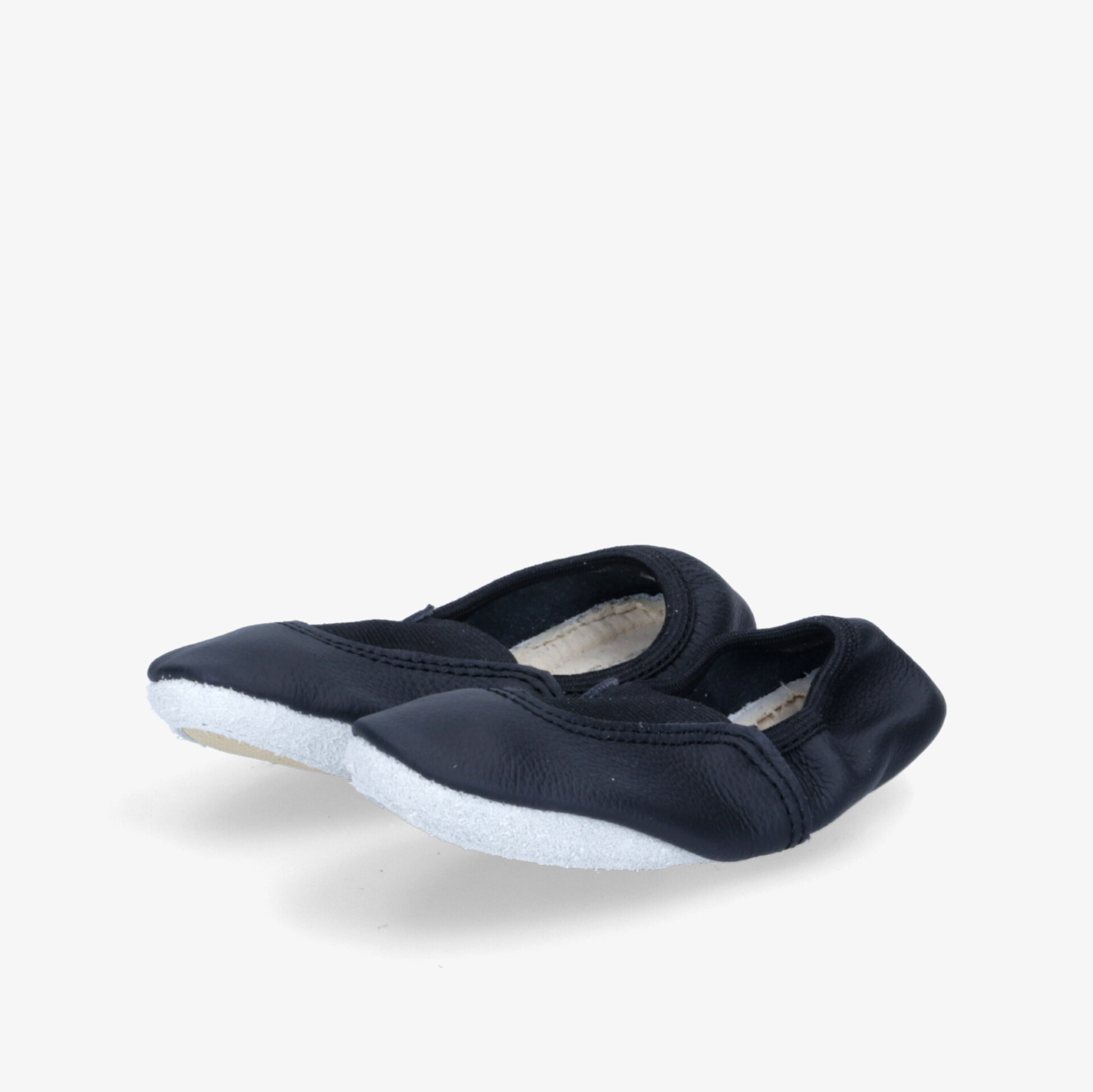 Elegante, bequeme schwarze Schuhe mit rutschfester Sohle, ideal für Tragekomfort und Stil.