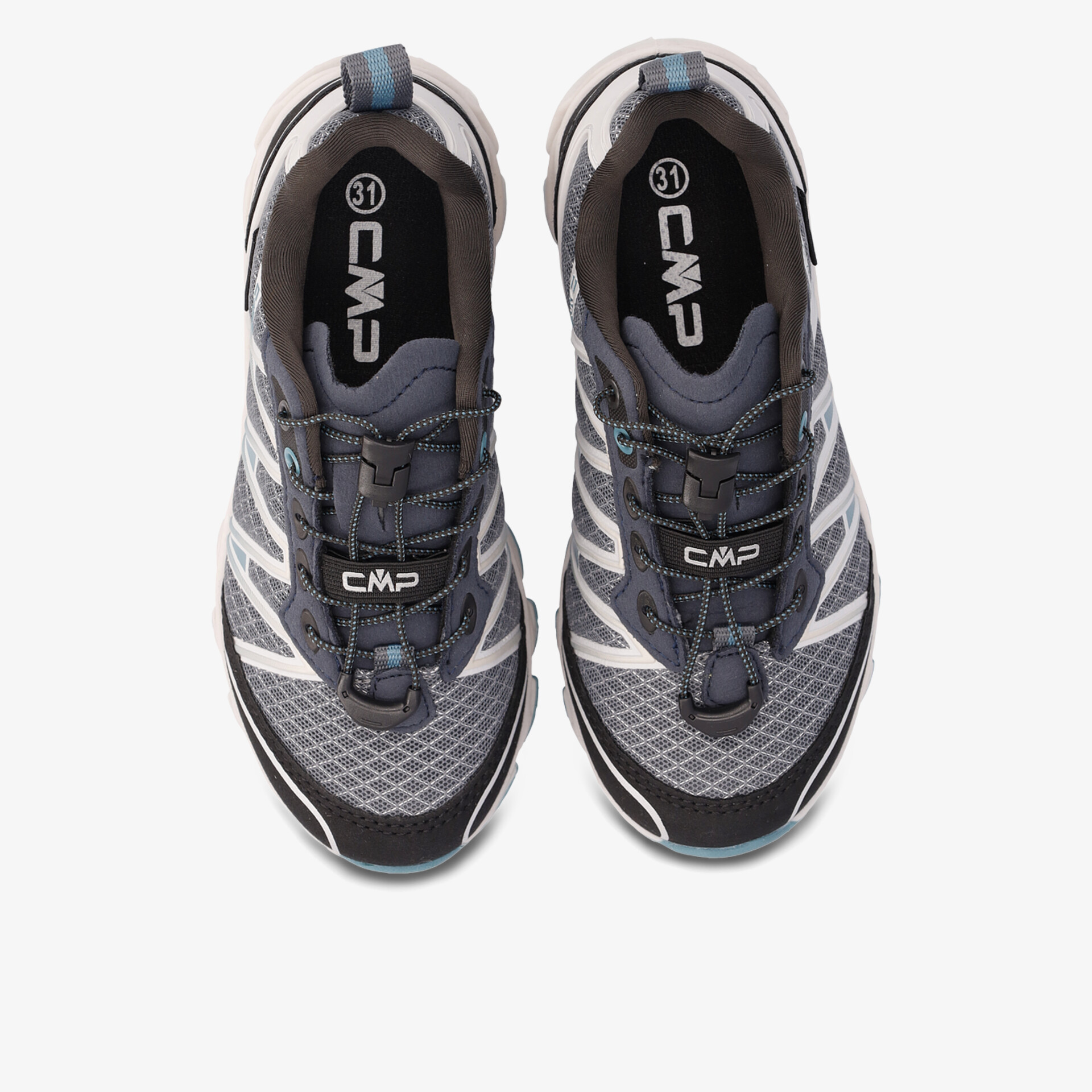 Obere Draufsicht auf ein Paar sportliche schnürfreie Schuhe mit atmungsaktivem Material und robuster Sohle