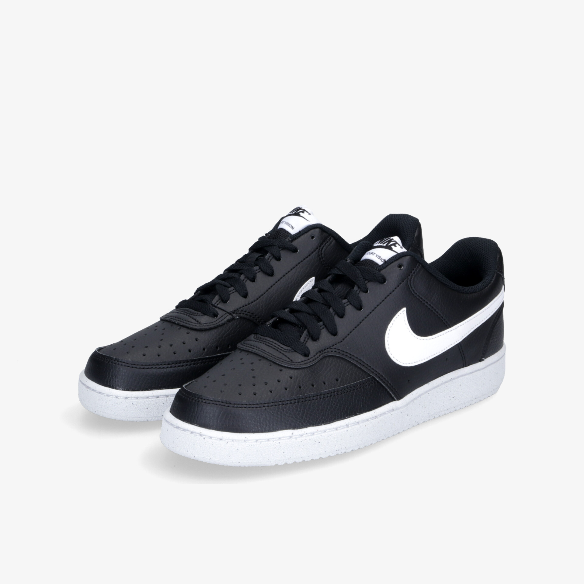 Stylische schwarze Sneakers mit weißem Logo, bequeme Passform und zeitlosem Design für vielseitigen Einsatz.