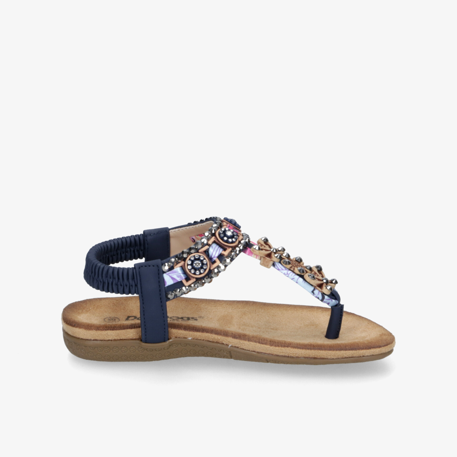 Seitliche Ansicht einer braunen Sandale mit blauen elastischen Riemen und dekorativen Schmuckelementen