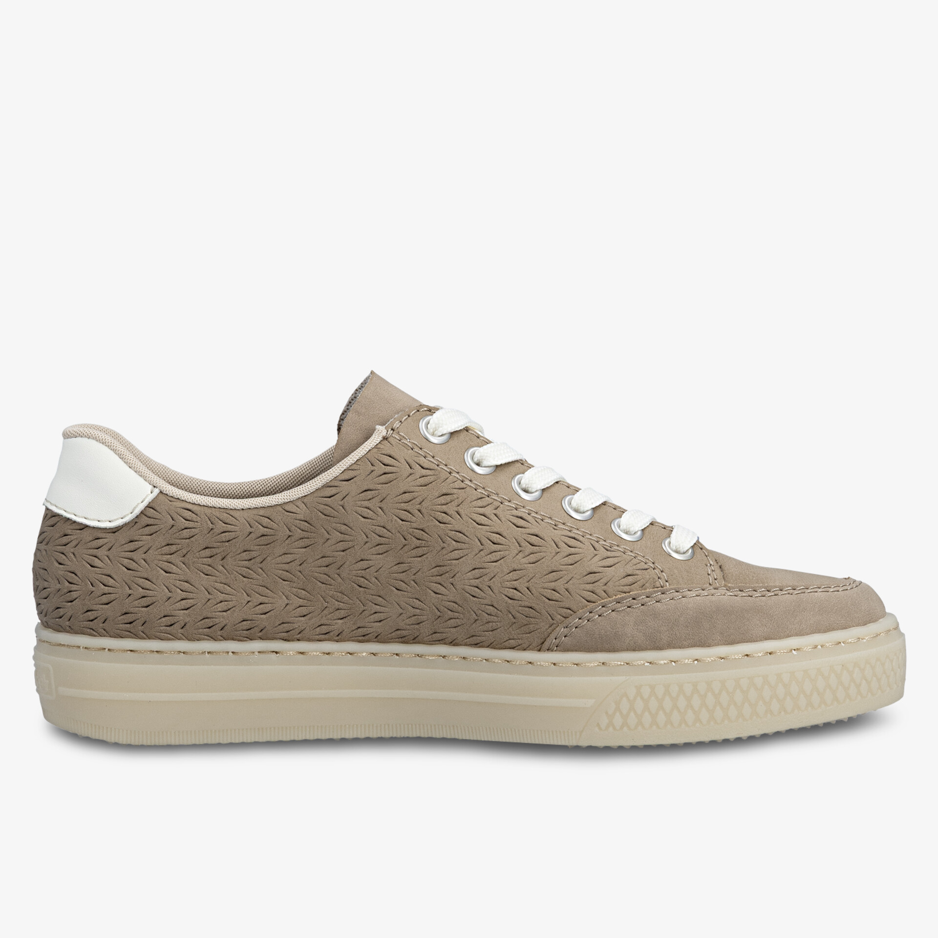 Seitlich abgebildeter sportlicher Sneaker in neutraler Farbe mit bequemer Passform und zeitlosem Design