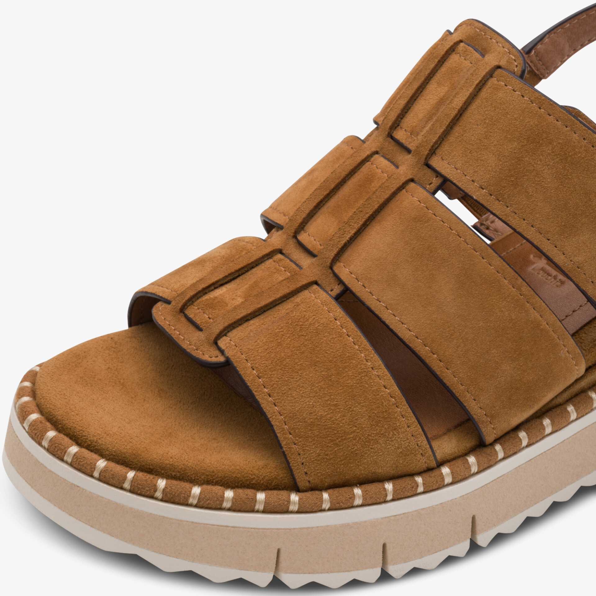 Bequeme braune Wildledersandale mit dicker Sohle und eleganten Details, ideale Sommerschuhwahl