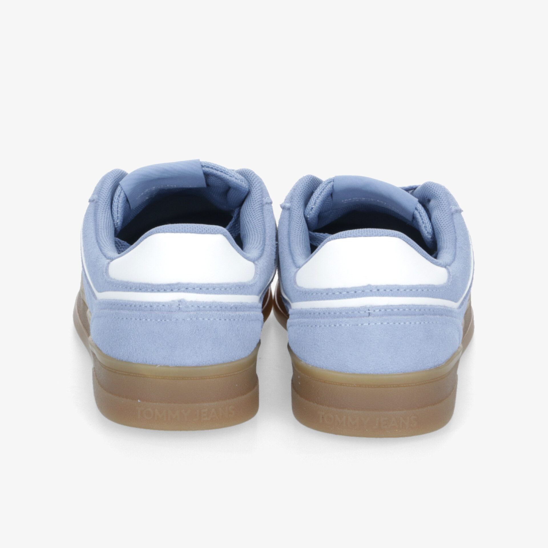 Blaue Schuhe mit gepolstertem Fersenbereich und robuster, rutschfester Sohle in klarer Rückansicht