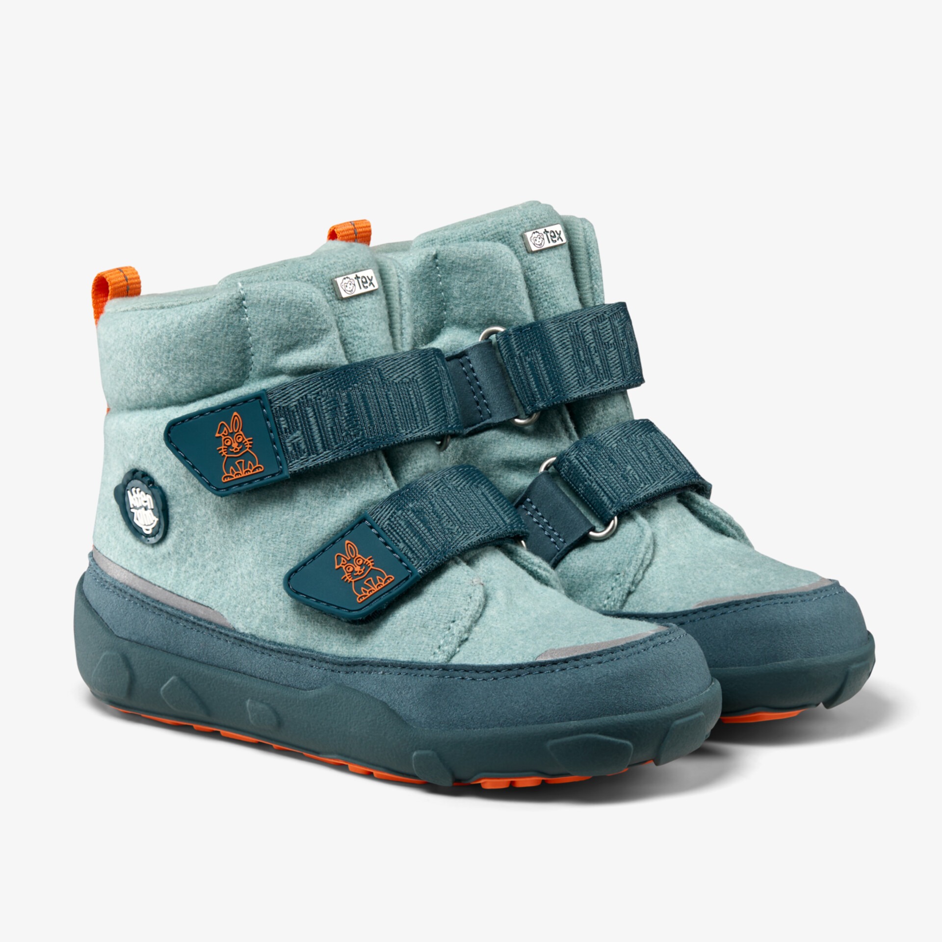 Bequeme blaue Freizeitschuhe mit Klettverschluss, robuster Sohle und angenehmem Tragekomfort im Paar vorne