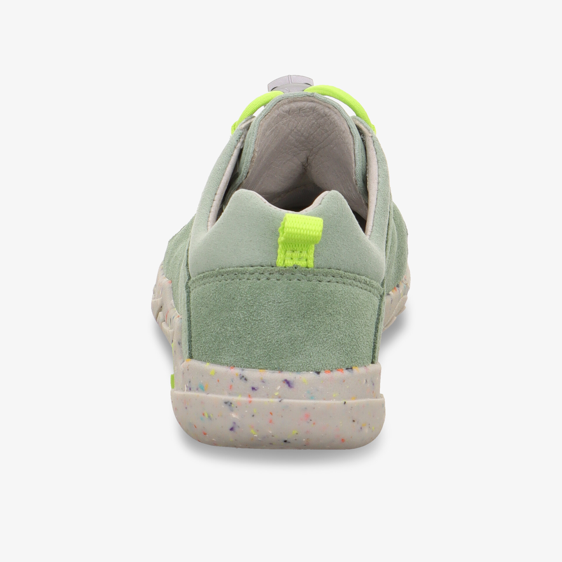 Rückansicht eines modernen, komfortablen Schuhs mit stabiler Ferse und neonfarbenem Akzent