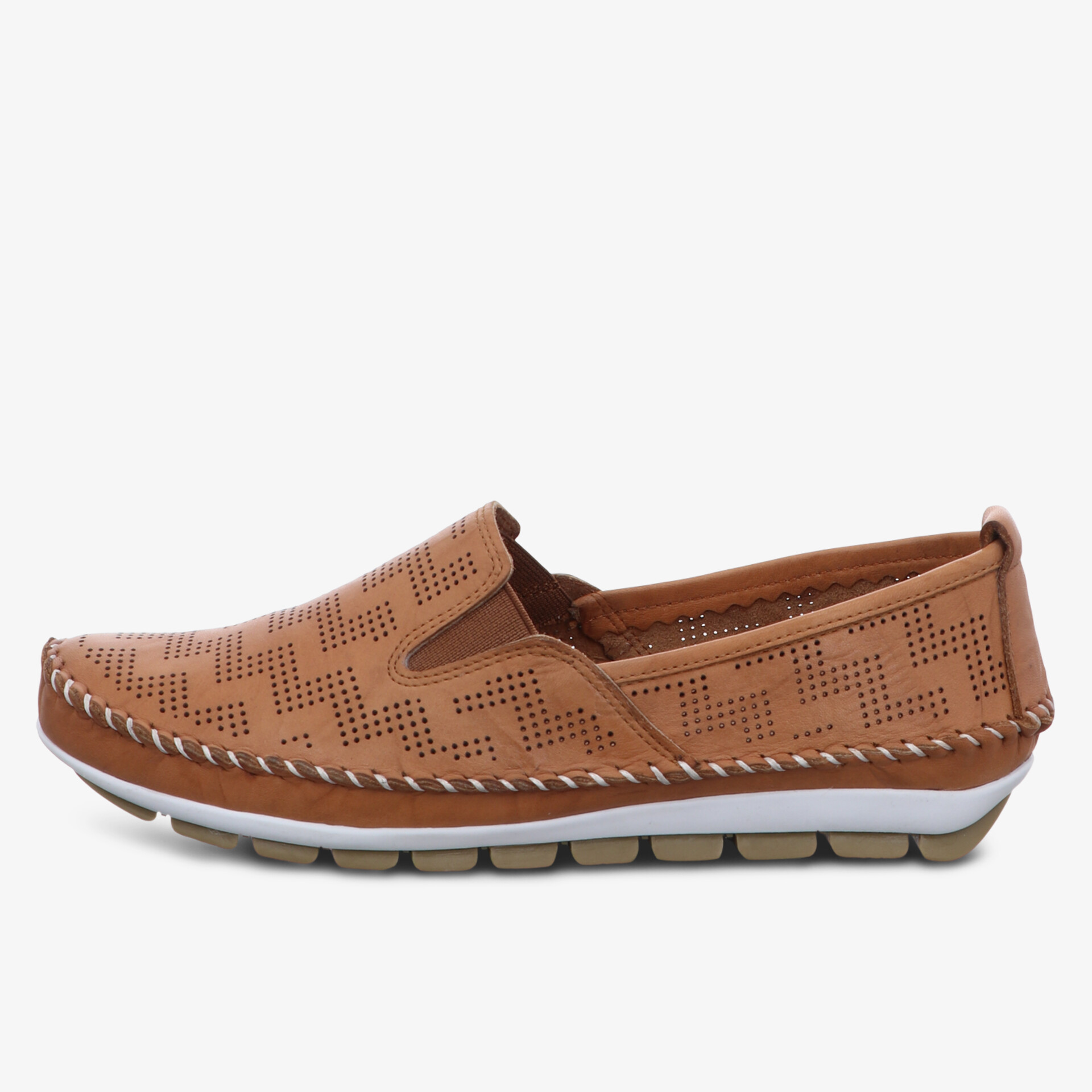 Elegante braune Slipper mit rutschfestem Design und atmungsaktiven, perforierten Details.