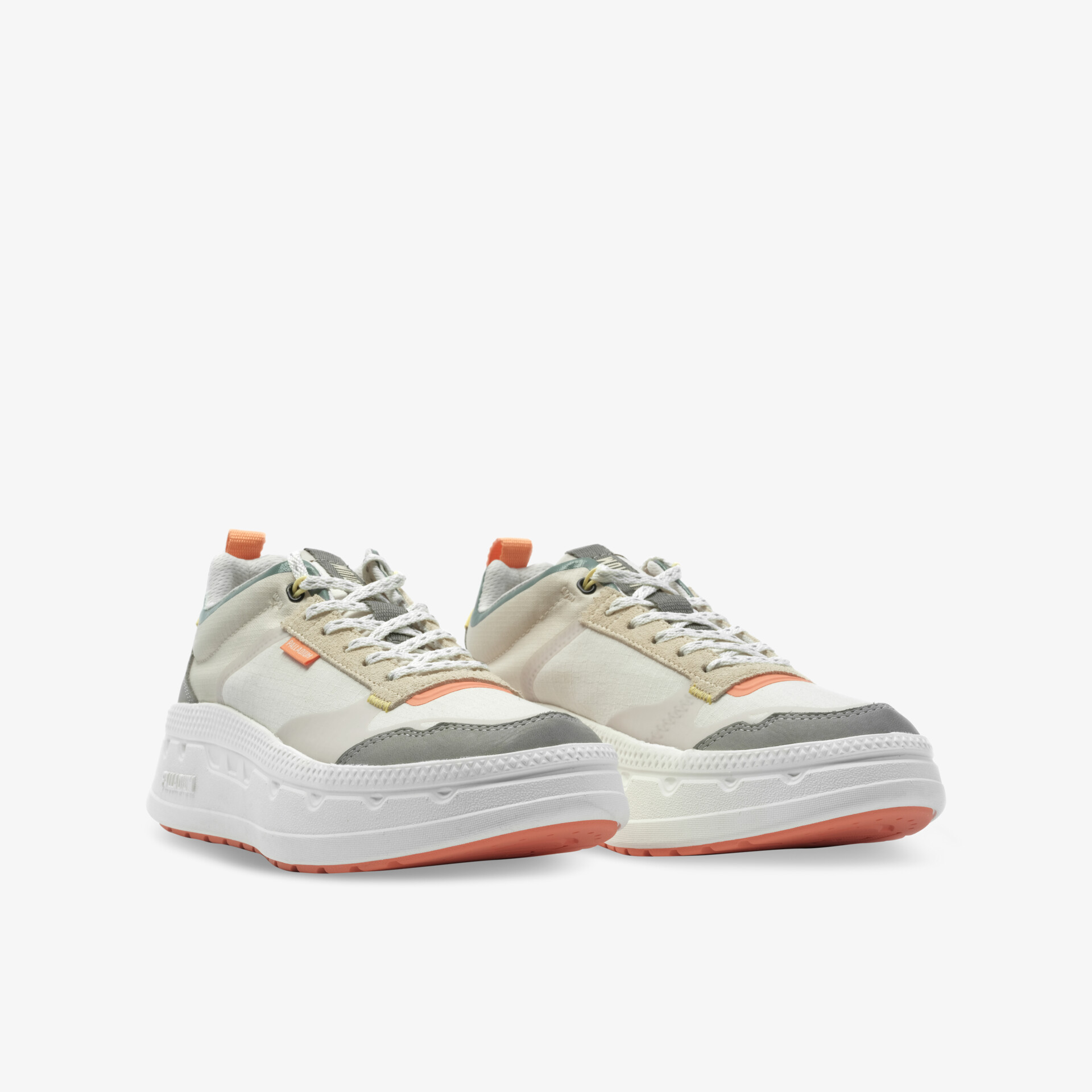 Sportliche und bequeme Sneaker mit dicker Plateausohle, robustem Design und atmungsaktivem Material, ideal für den Alltag