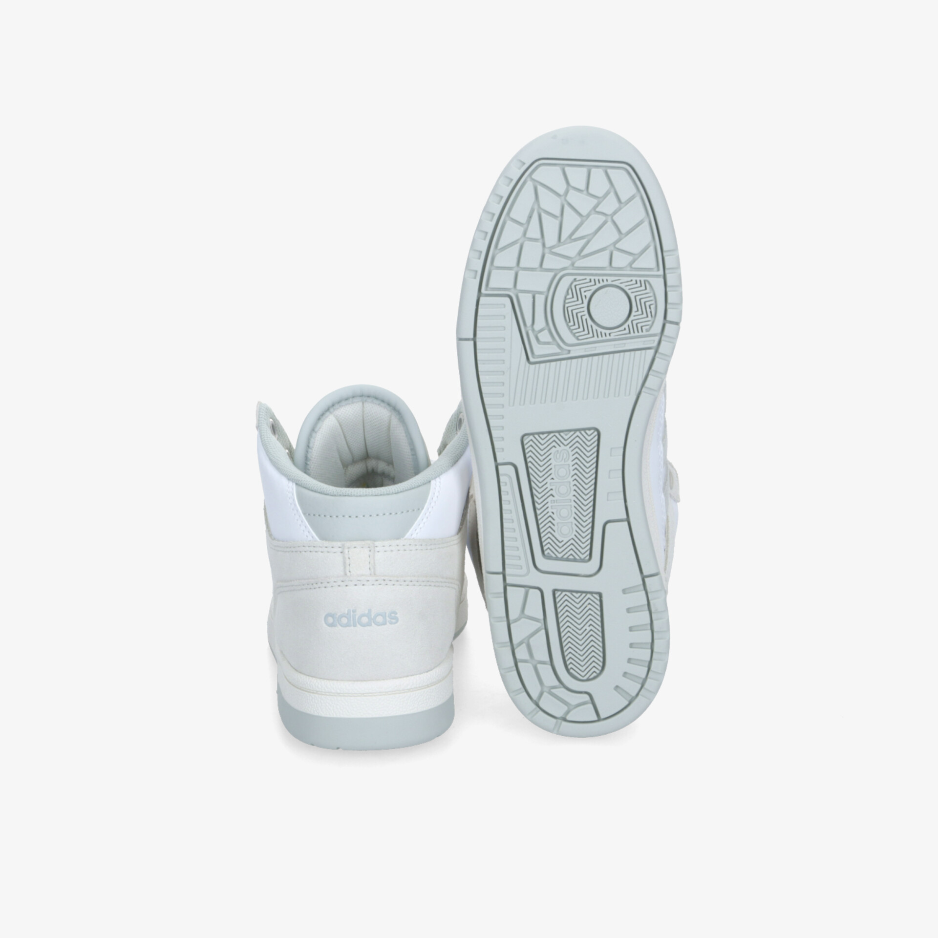 Weiße Sneaker in Rückansicht mit sauberer, rutschfester Sohle und modernem, sportlichem Design