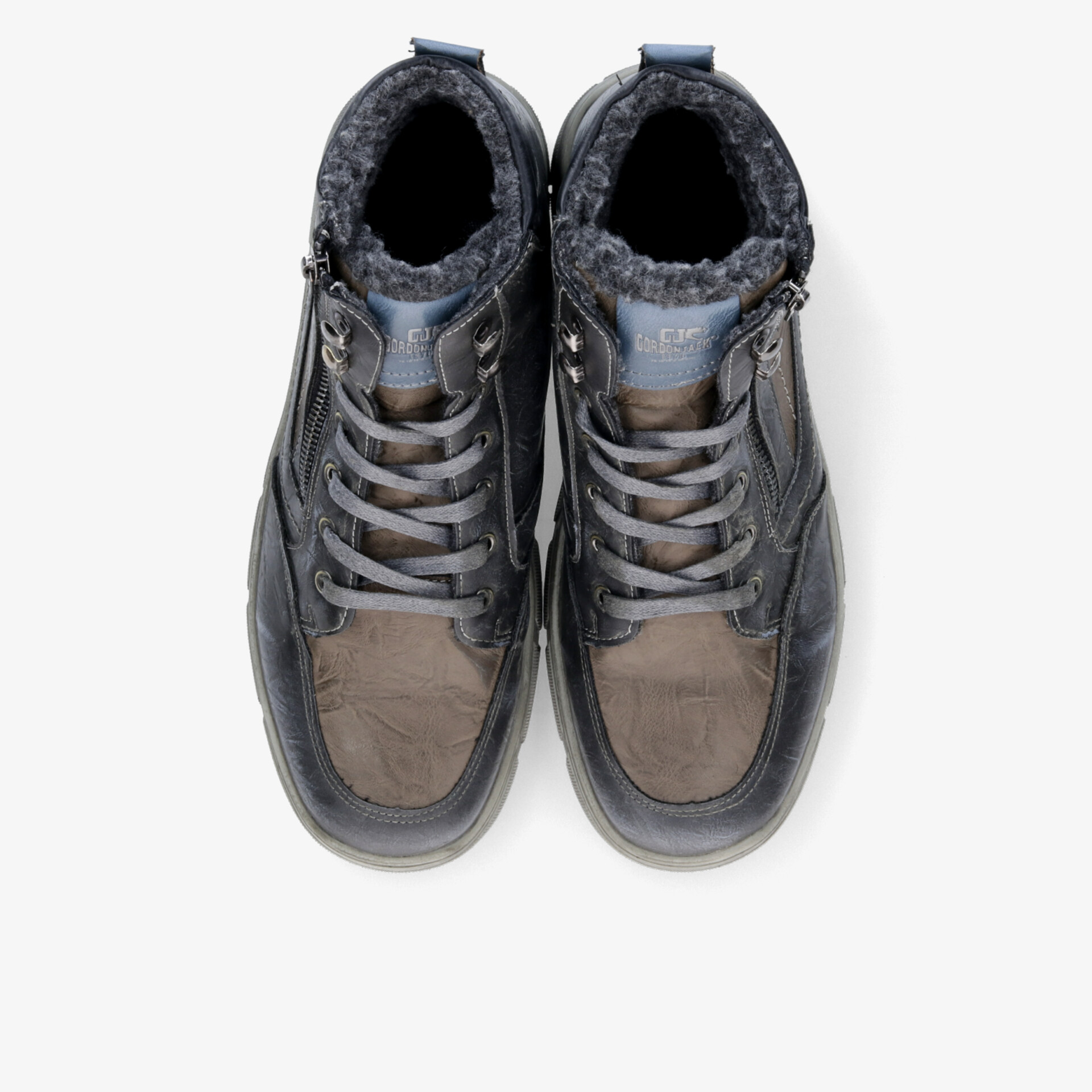 Robuste schwarze Stiefel mit bequemer Polsterung und rutschfester Sohle, hochwertige Verarbeitung und wetterfestem Material