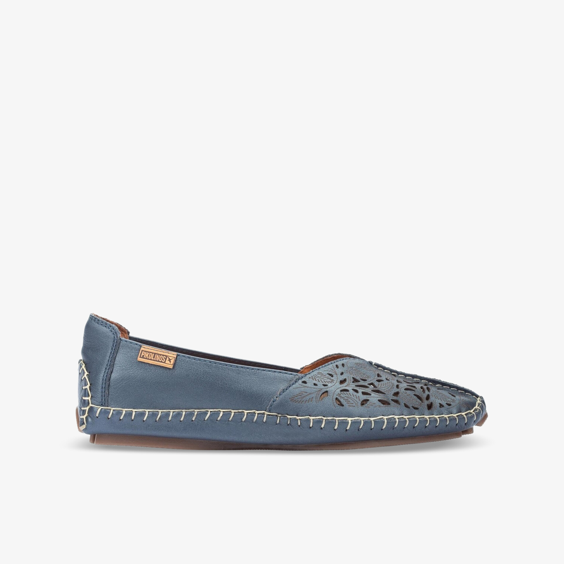 Blauer Slipper aus weichem Leder mit feiner Perforation und eleganter seitlicher Naht, bequemer und schlanker Schuh