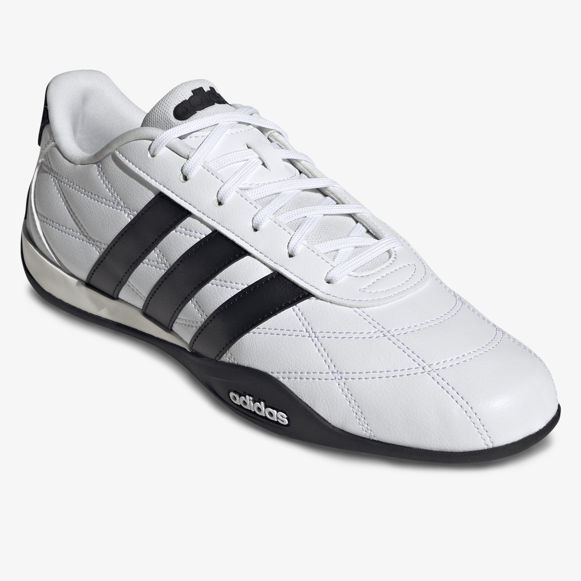 Weißer sportlicher Sneaker mit schwarzen Streifen, klassische Optik und bequeme Passform