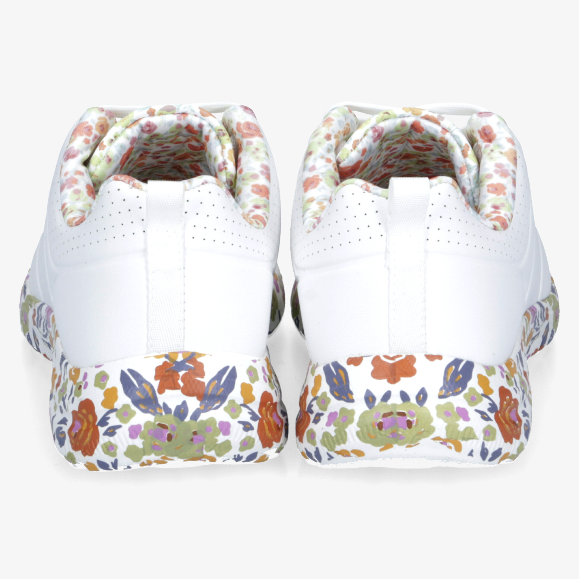 Moderne Sportschuhe mit gepolstertem Schuhkragen und farbenfrohem Blumenmuster auf Sohle und Innenfutter, Rückansicht