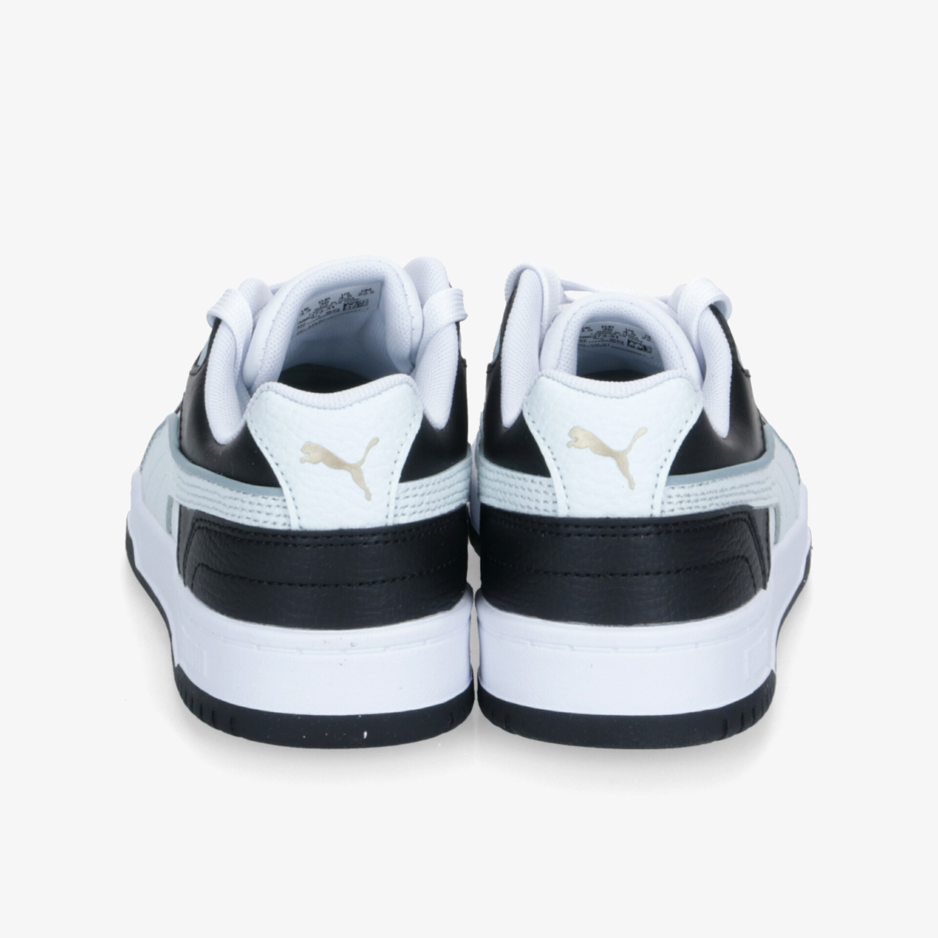 Robuste Sneaker mit bequemer Polsterung und klarem Puma-Logo in sportlichem Design, Rückansicht des Schuhpaars