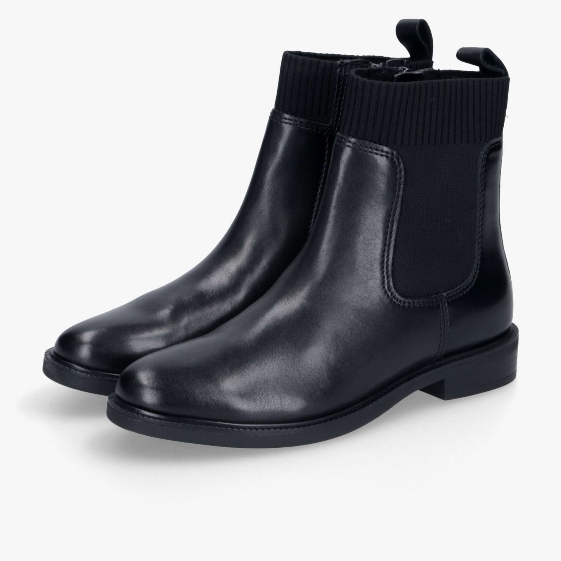 Elegante schwarze Stiefeletten aus glattem Leder mit elastischem Schaft und rutschfester Sohle in 3/4 Sicht