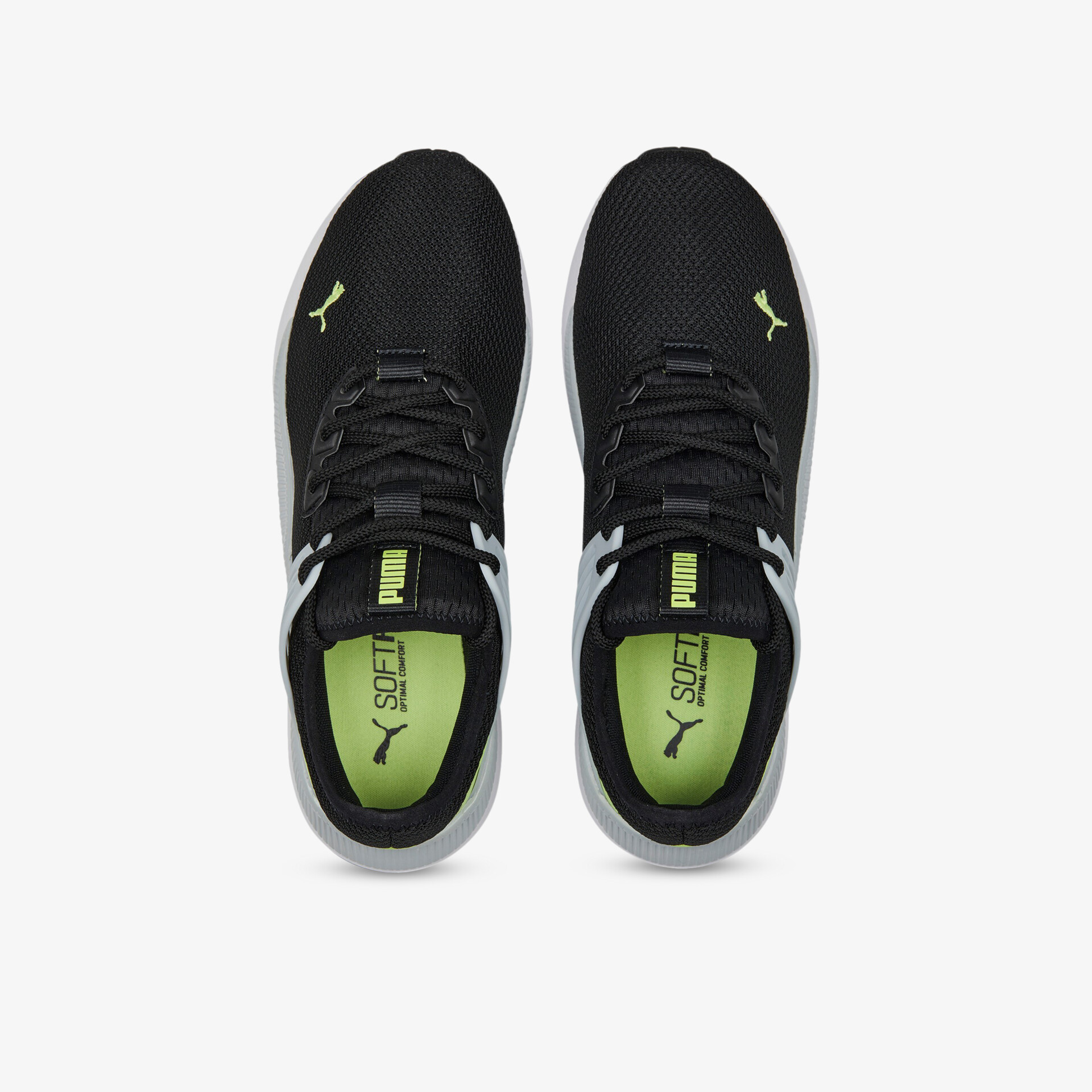 Schwarze Sneakers mit dynamischem Design und auffälligen Details, ideal für Alltag und Sport.