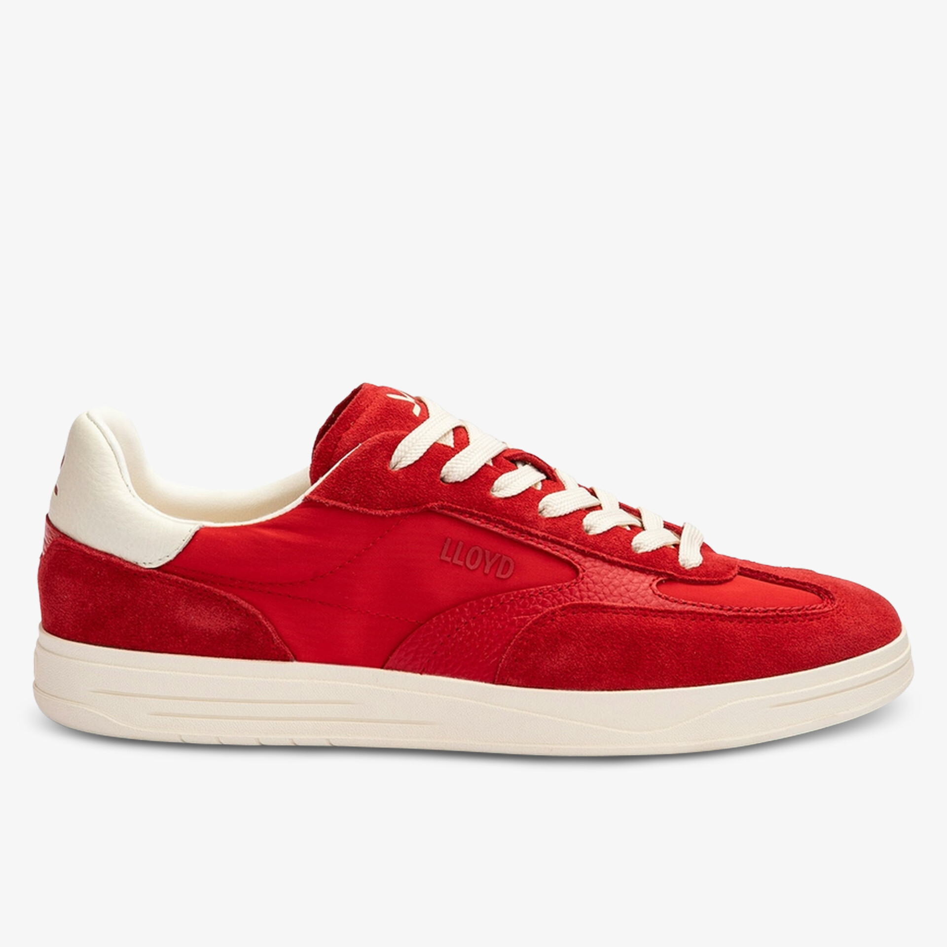 Modischer roter Sneaker mit weißen Akzenten und bequemer Sohle