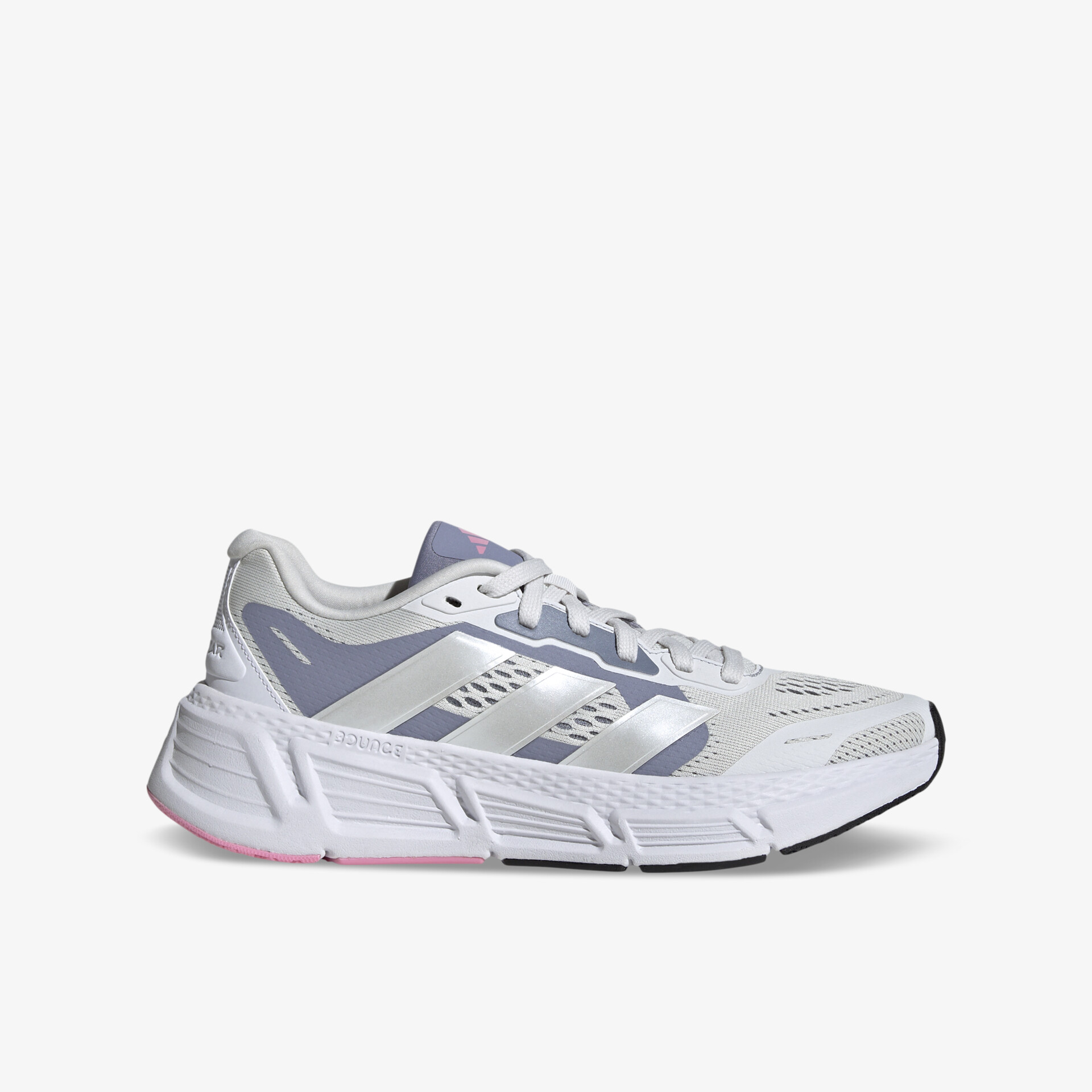 Moderner, atmungsaktiver Sneaker mit komfortabler Sohle und stylischem Design, bestens für sportliche Aktivitäten geeignet.