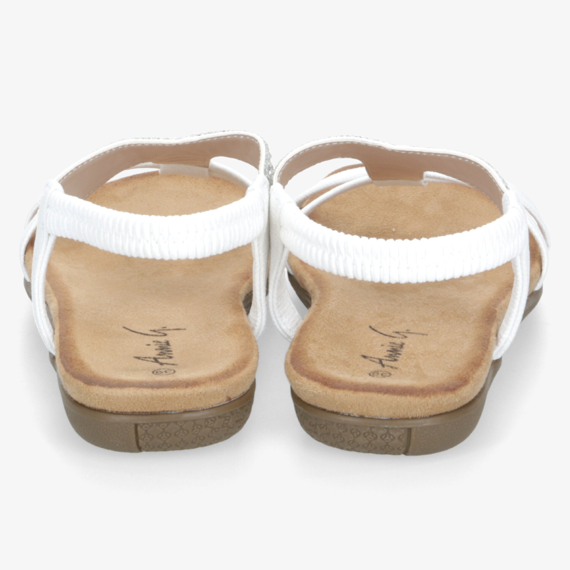 Weißes Paar Sandalen mit weichem Fußbett und verstellbaren Riemen, ideal für sommerlichen Komfort und sicheren Halt