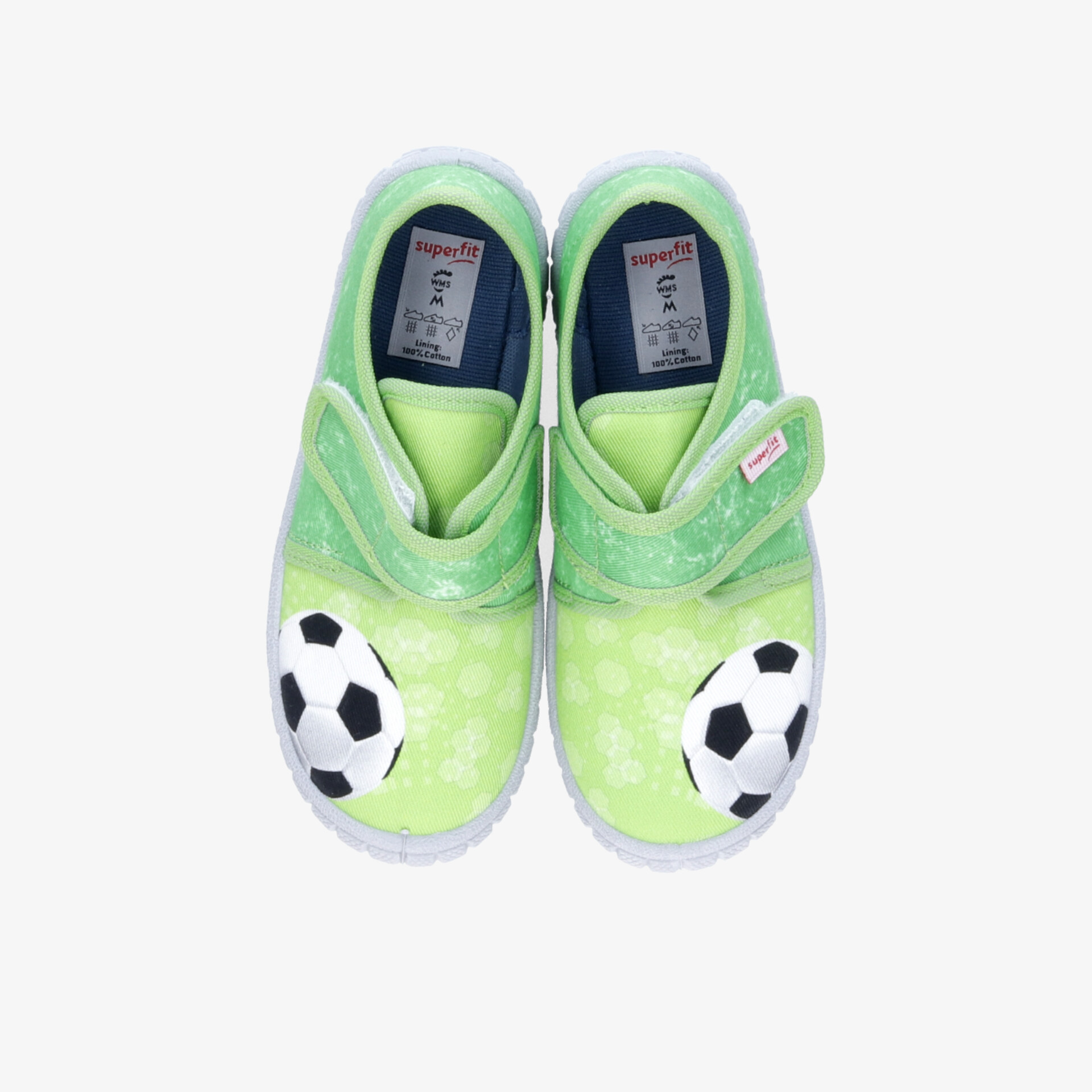 Grünes Kinderschuh-Paar mit Fußballmotiv, rutschfest und bequem, leichter Schuh mit praktischem Klettverschluss